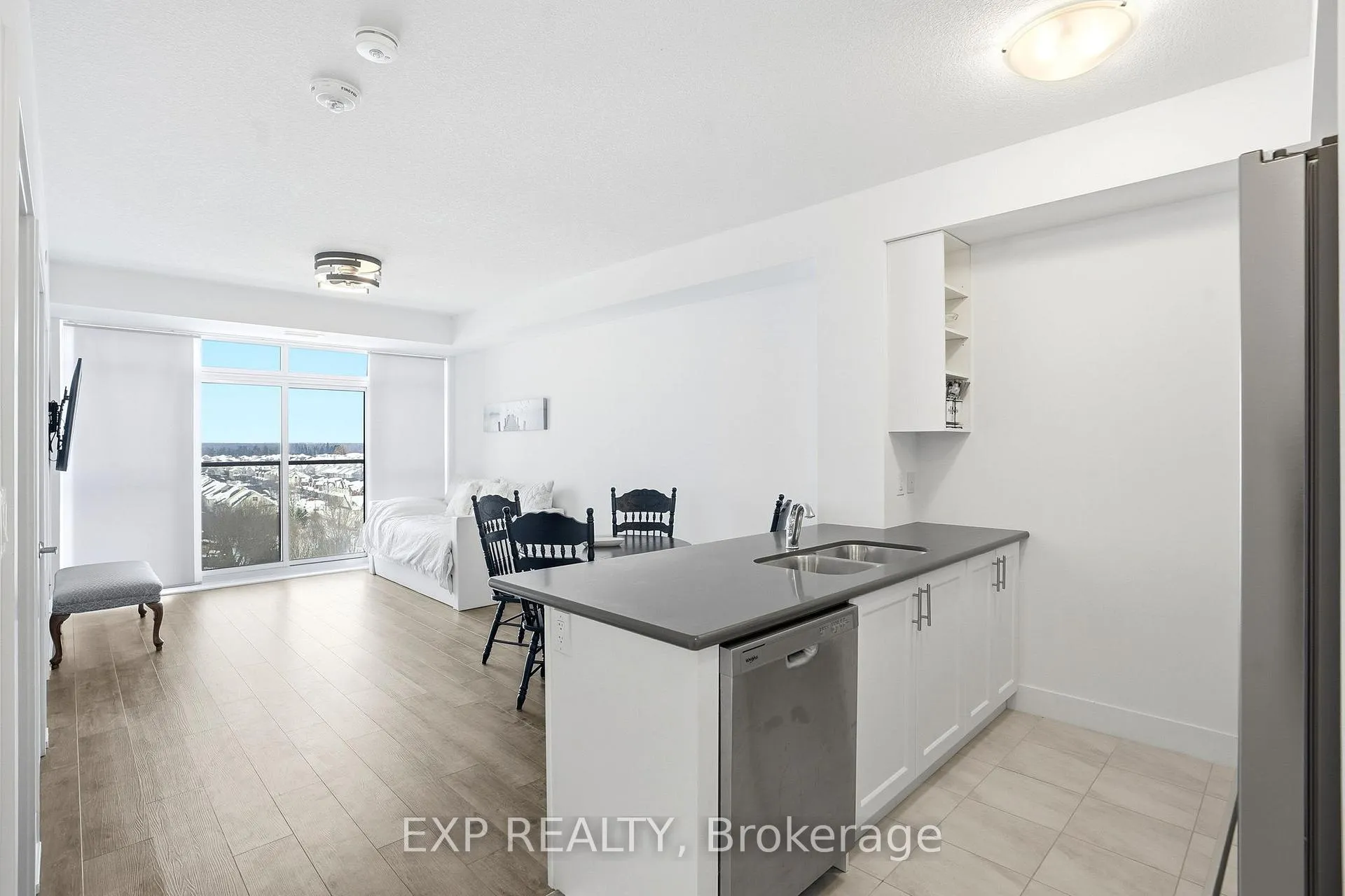 Photo 4 of Unit 803, 460 Dundas Street E, Hamilton, Waterdown — HOMEH