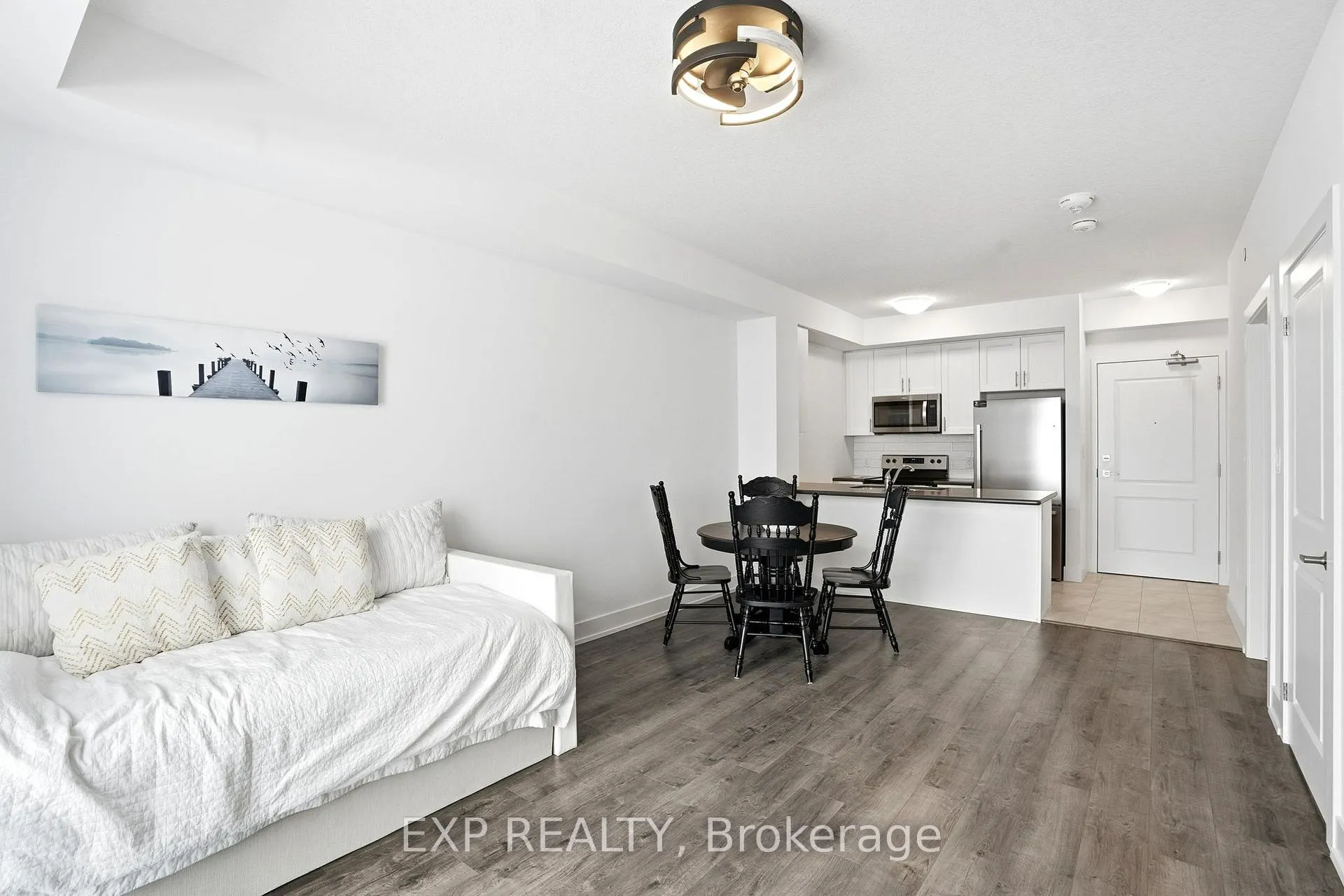 Photo 5 of Unit 803, 460 Dundas Street E, Hamilton, Waterdown — HOMEH