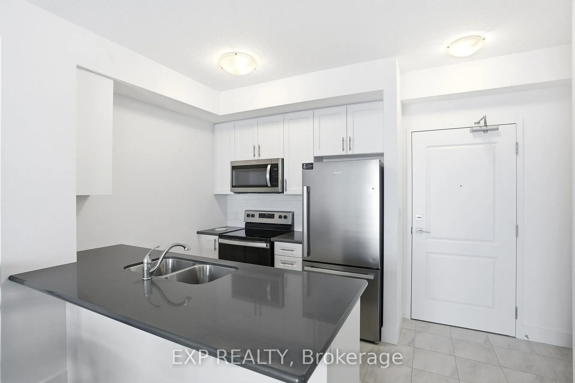 Photo 10 of Unit 803, 460 Dundas Street E, Hamilton, Waterdown — HOMEH