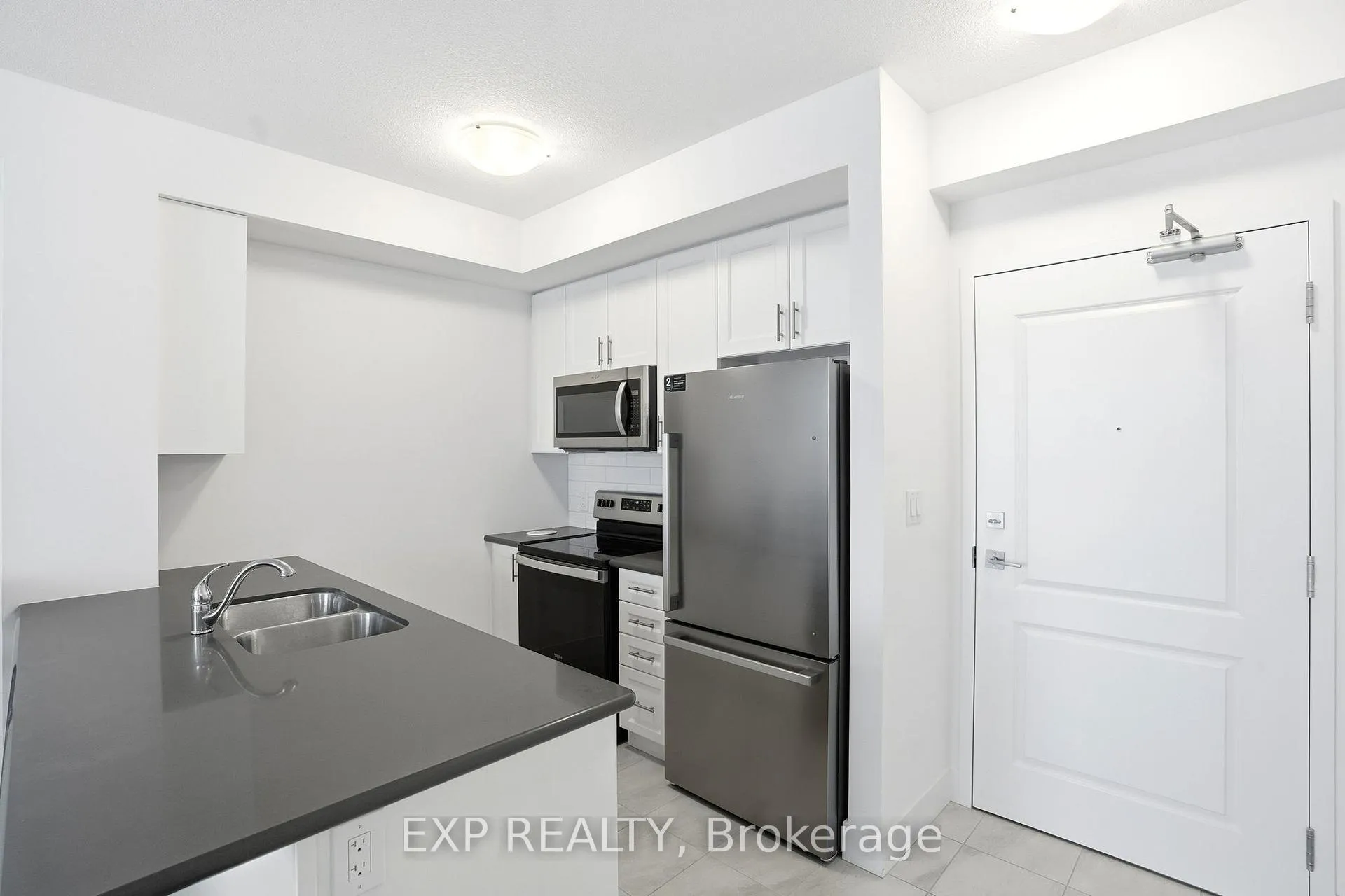 Photo 11 of Unit 803, 460 Dundas Street E, Hamilton, Waterdown — HOMEH