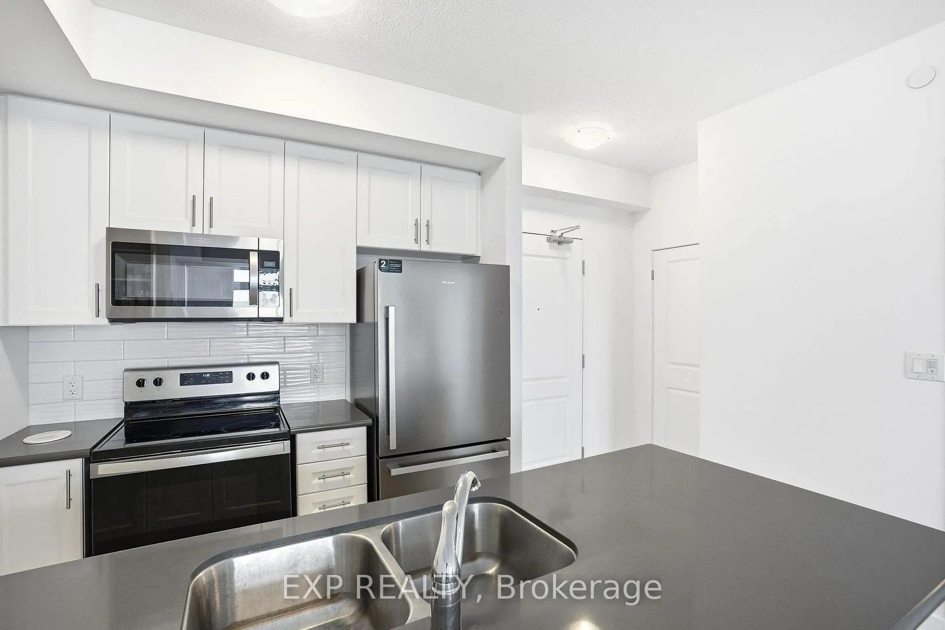 Photo 12 of Unit 803, 460 Dundas Street E, Hamilton, Waterdown — HOMEH