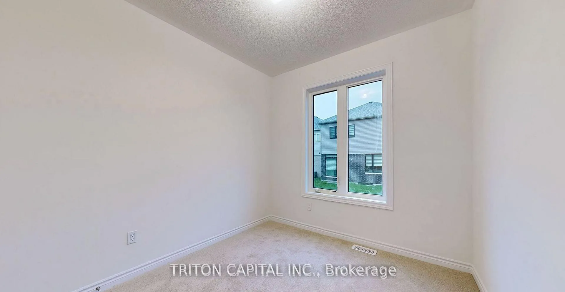 Photo 6 of Unit Main, 14 Bannister Road, Barrie, Rural Barrie Southeast — HOMEH