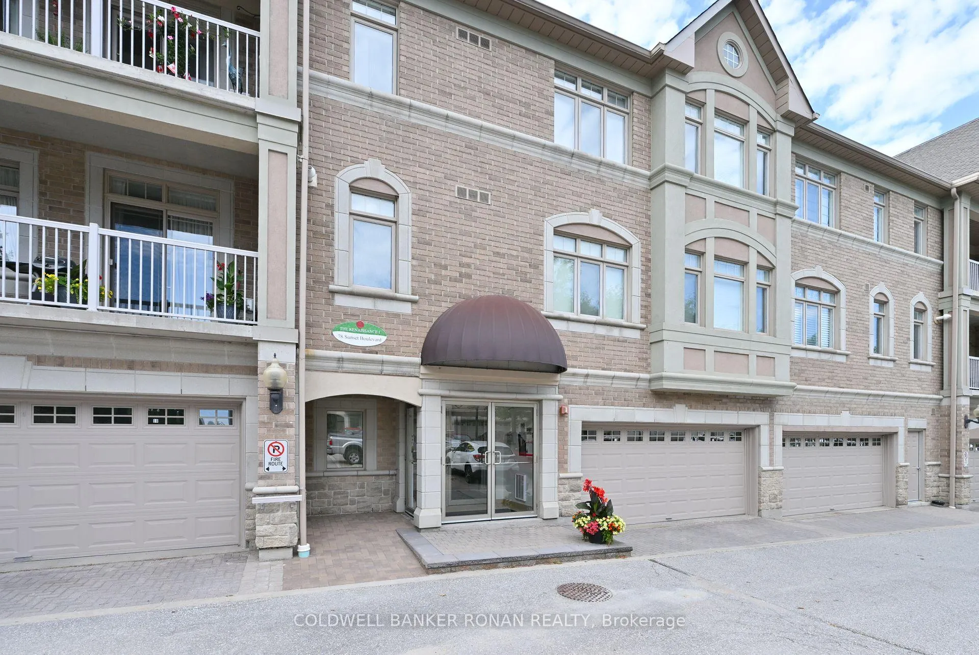 Photo 2 of Unit 202, 78 Sunset Boulevard, New Tecumseth, Rural New Tecumseth — HOMEH