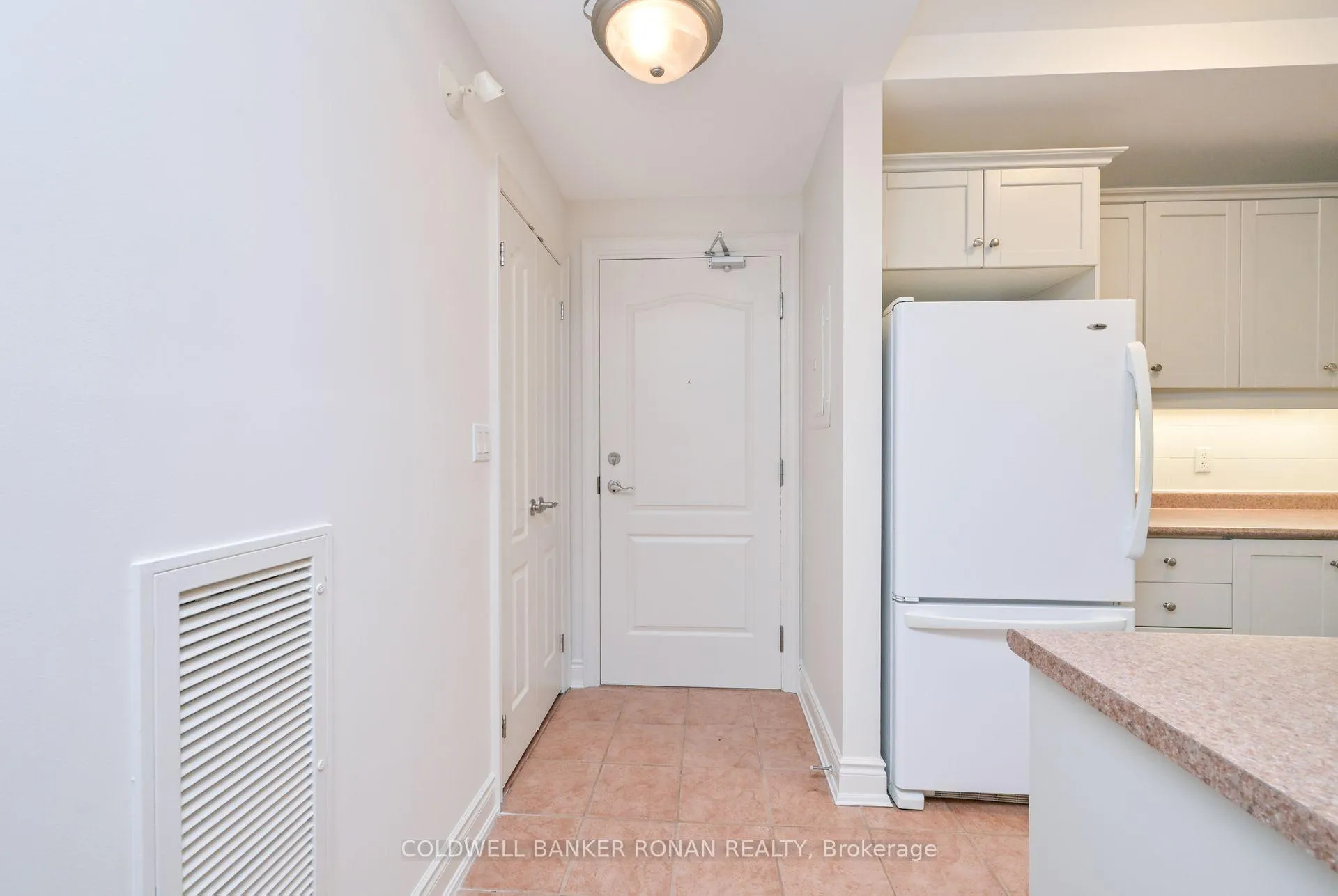 Photo 3 of Unit 202, 78 Sunset Boulevard, New Tecumseth, Rural New Tecumseth — HOMEH