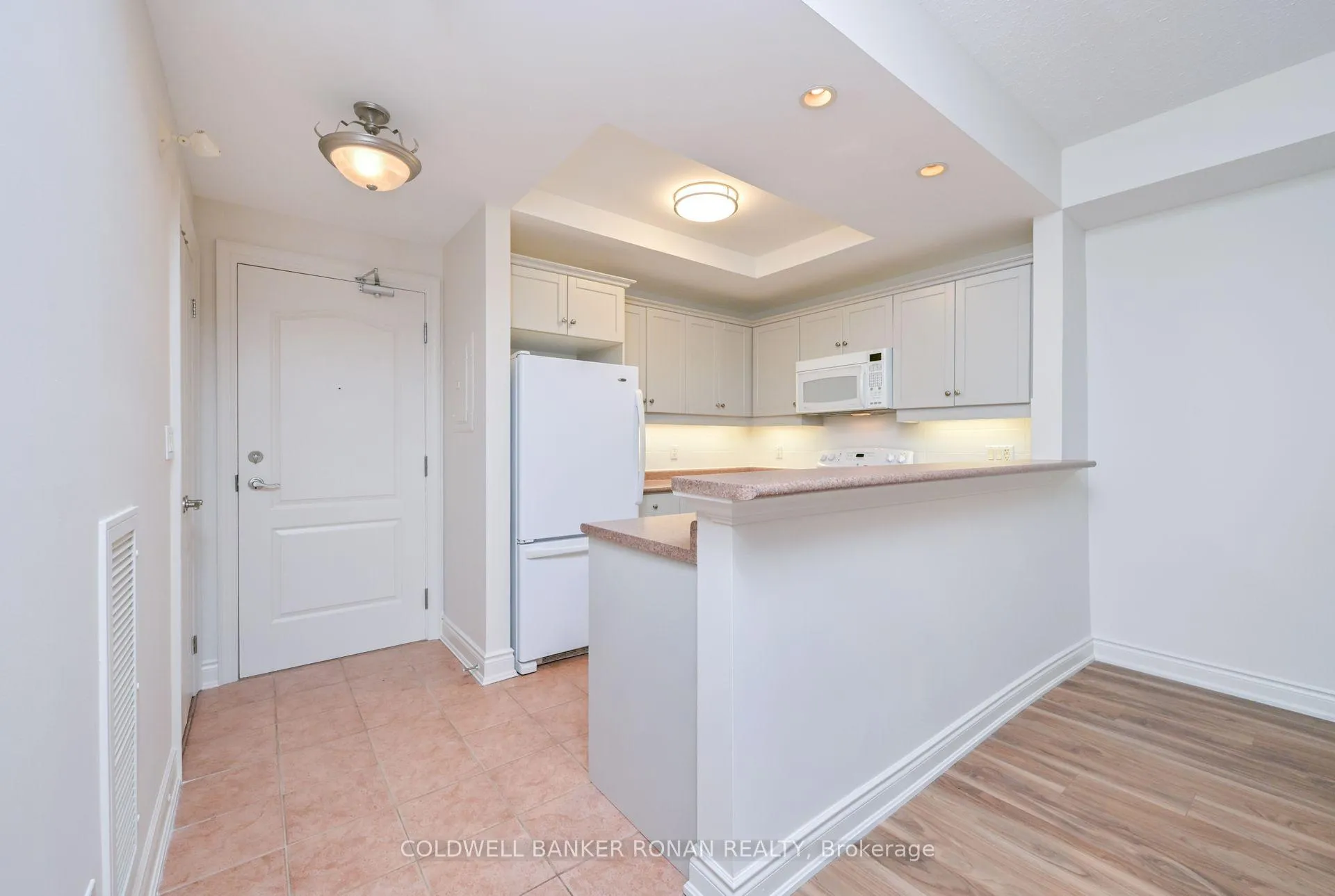 Photo 5 of Unit 202, 78 Sunset Boulevard, New Tecumseth, Rural New Tecumseth — HOMEH
