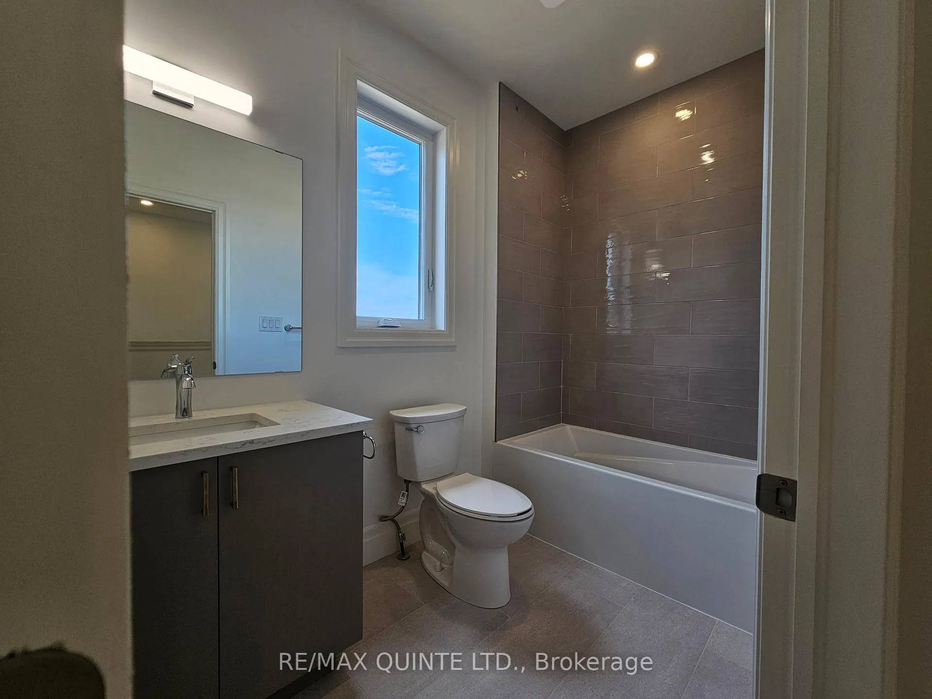 Photo 5 of 197 Beasley Crescent, Prince Edward County, Hallowell Ward — HOMEH