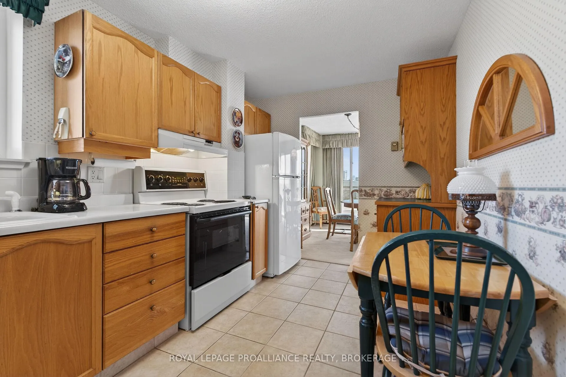 Photo 10 of Unit 606, 257 Bath Road, Kingston, West of Sir John A. Blvd — HOMEH