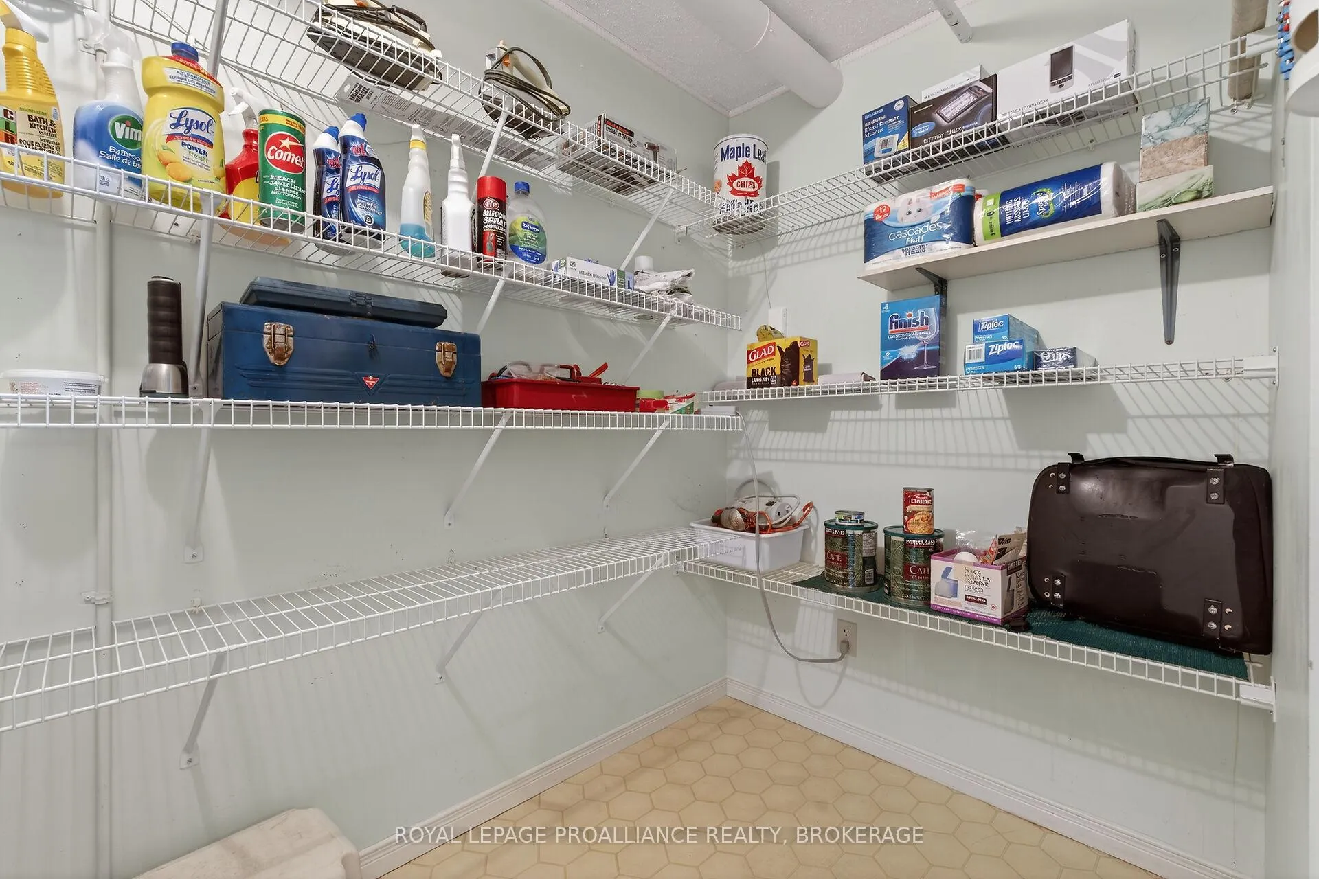 Photo 26 of Unit 606, 257 Bath Road, Kingston, West of Sir John A. Blvd — HOMEH