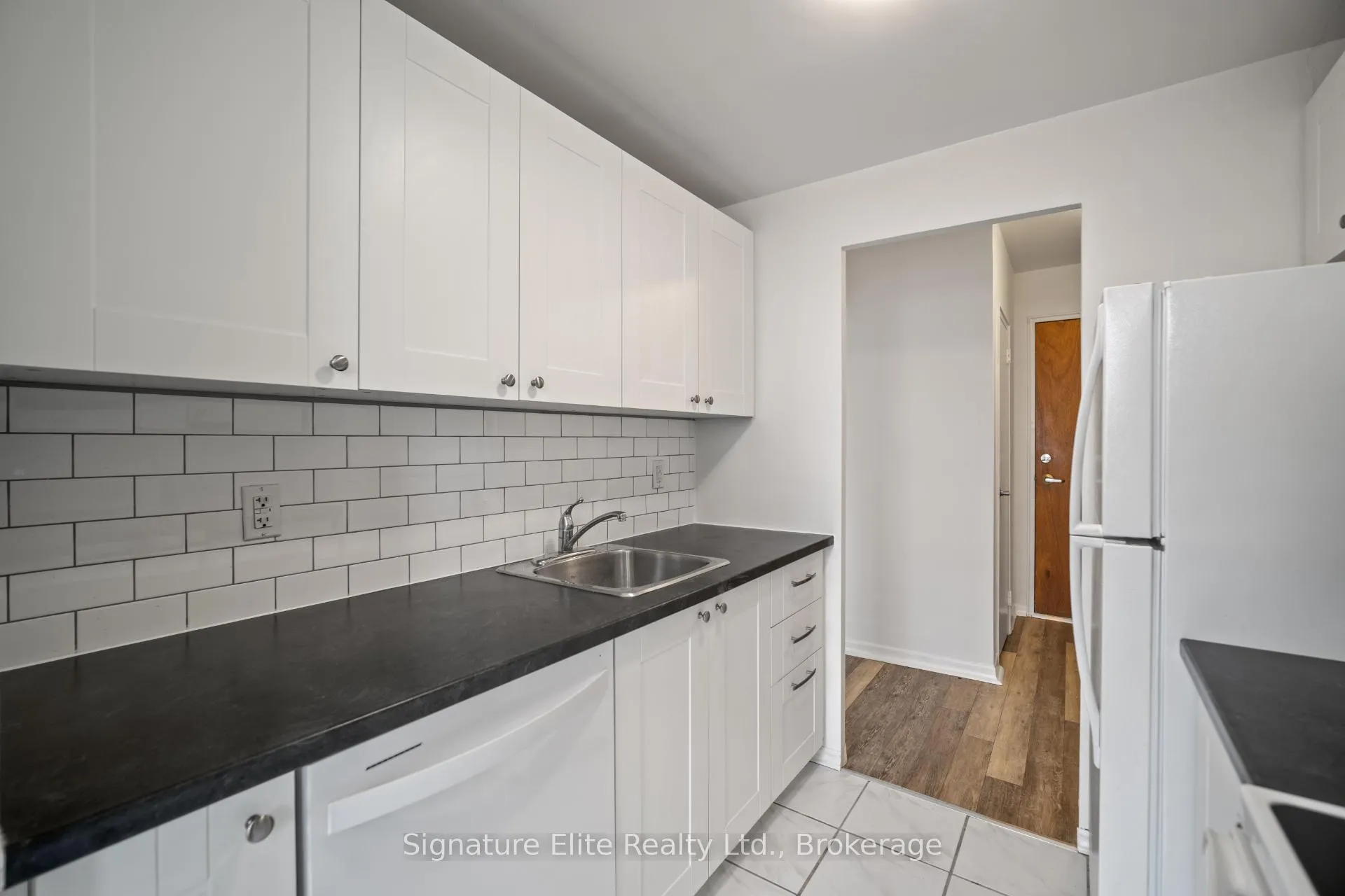 Photo 2 of Unit 504, 345 Lonsdale Road, Toronto, Forest Hill South — HOMEH