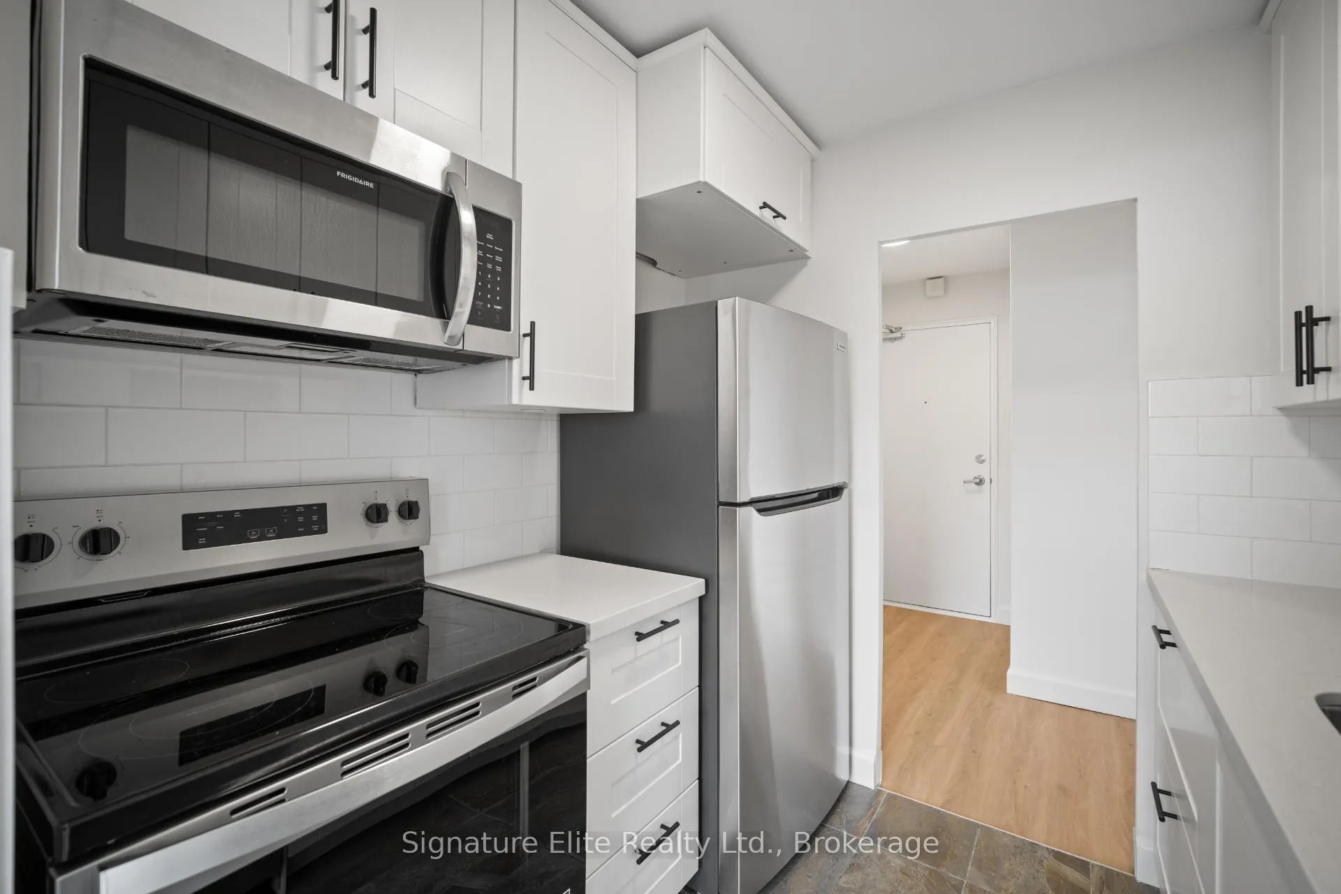 Photo 3 of Unit 308, 345 Lonsdale Road, Toronto, Forest Hill South — HOMEH