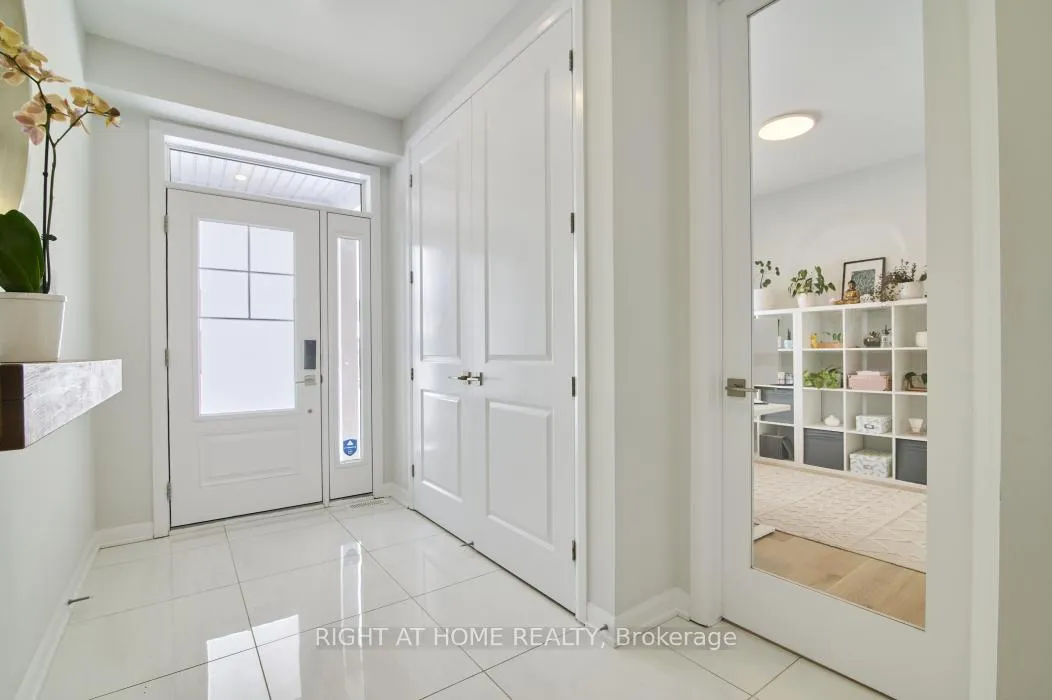 Photo 3 of 785 Cappamore Drive, Ottawa, Barrhaven - Half Moon Bay — HOMEH
