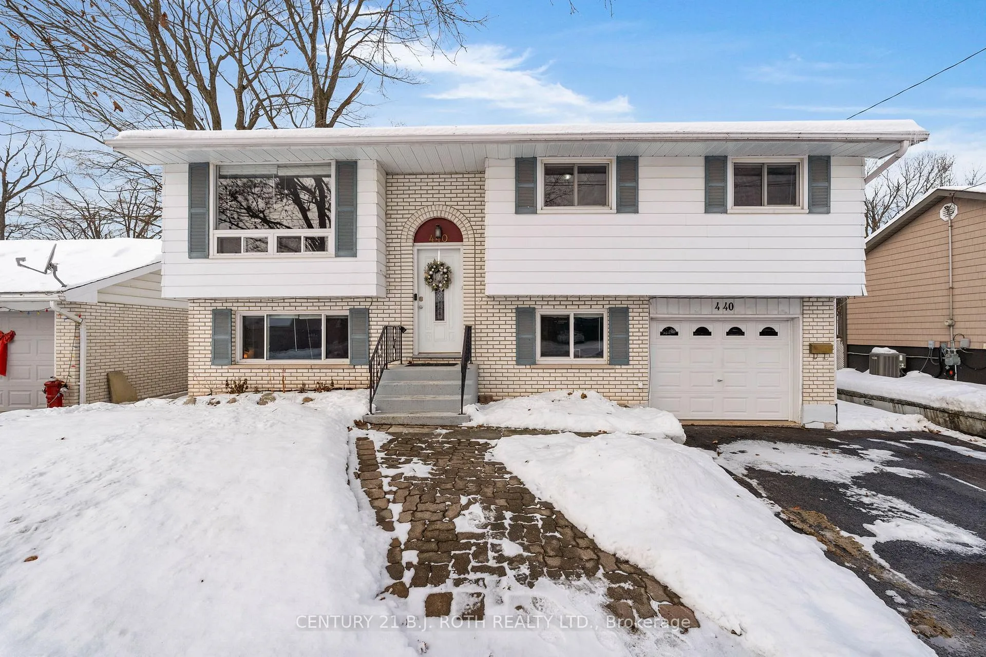 Photo 3 of 440 Barrie Road, Orillia — HOMEH