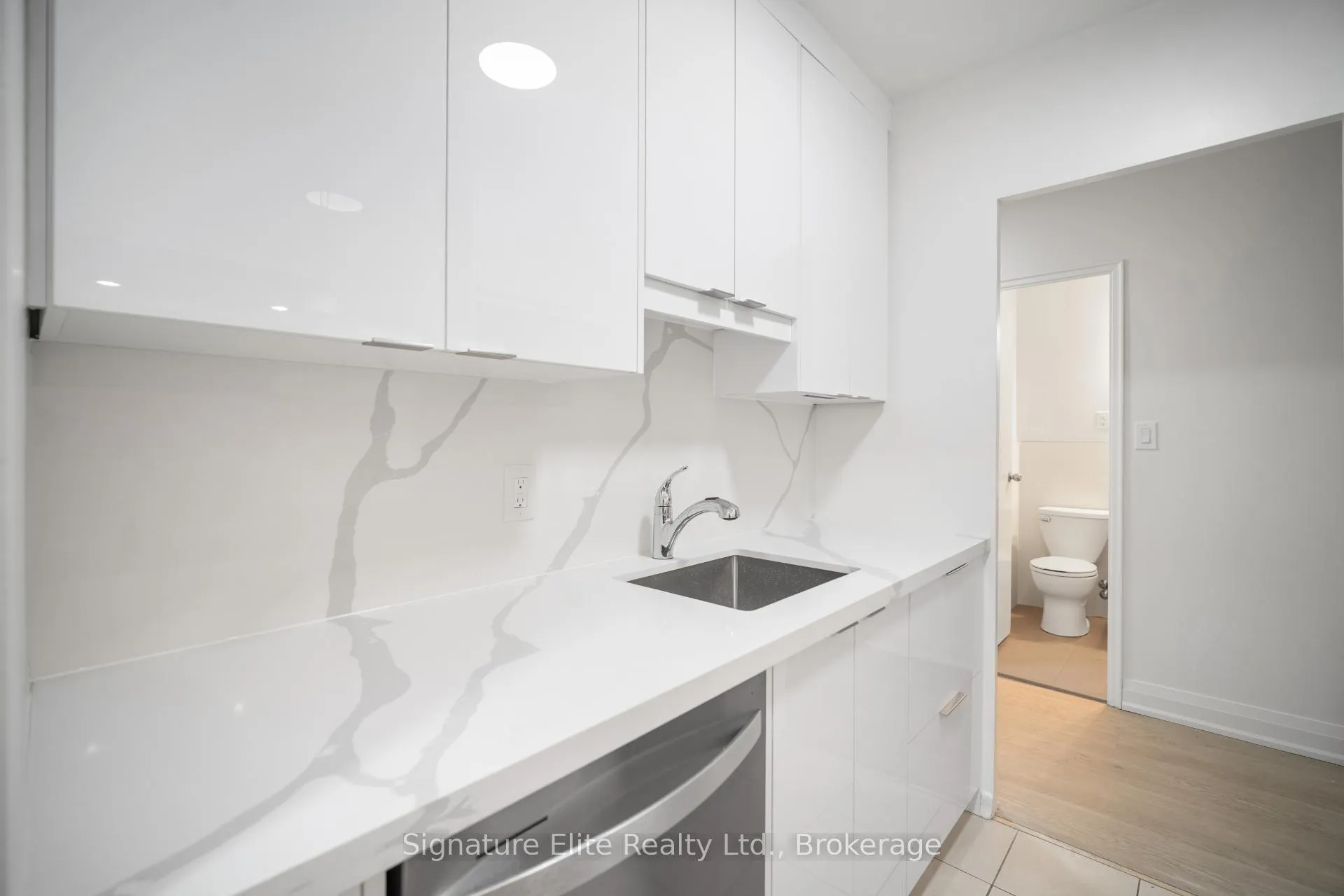 Photo 2 of Unit 303, 345 Lonsdale Road, Toronto, Forest Hill South — HOMEH