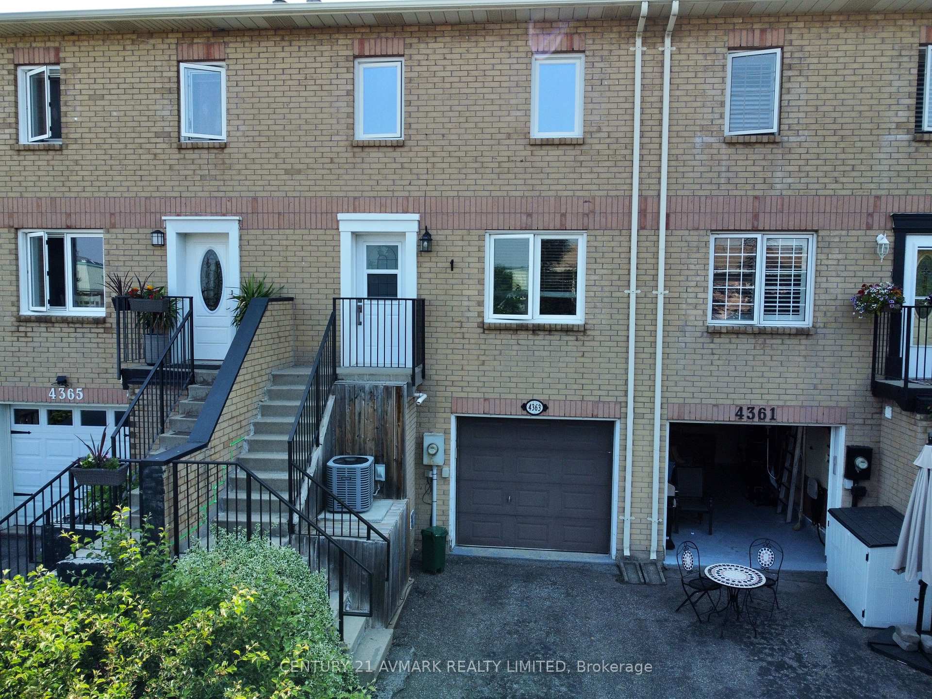 Front of 4363 Arejay Avenue