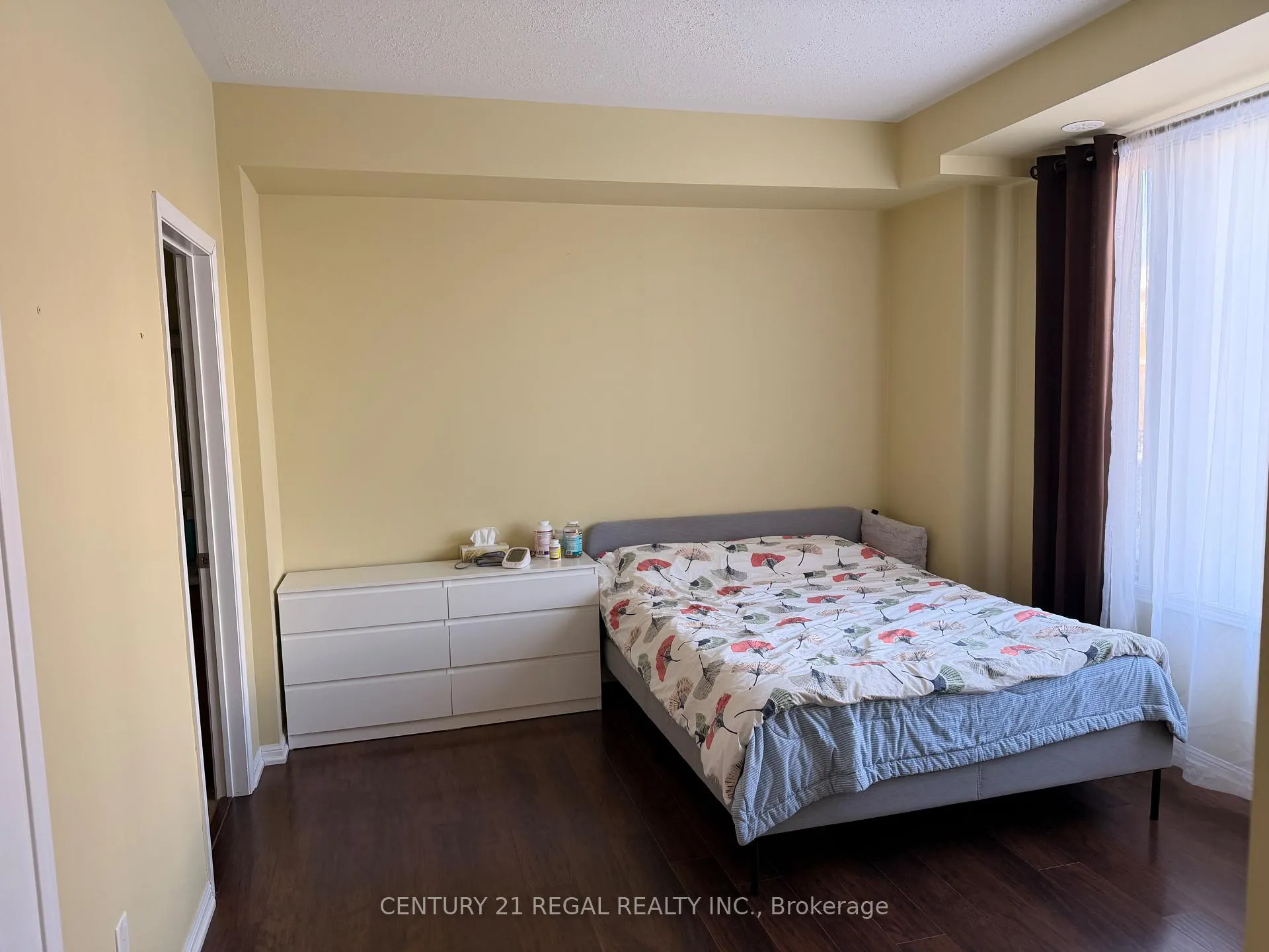 Photo 4 of Unit 8, 36 Walter Dove Court E, Aurora, Bayview Wellington — HOMEH