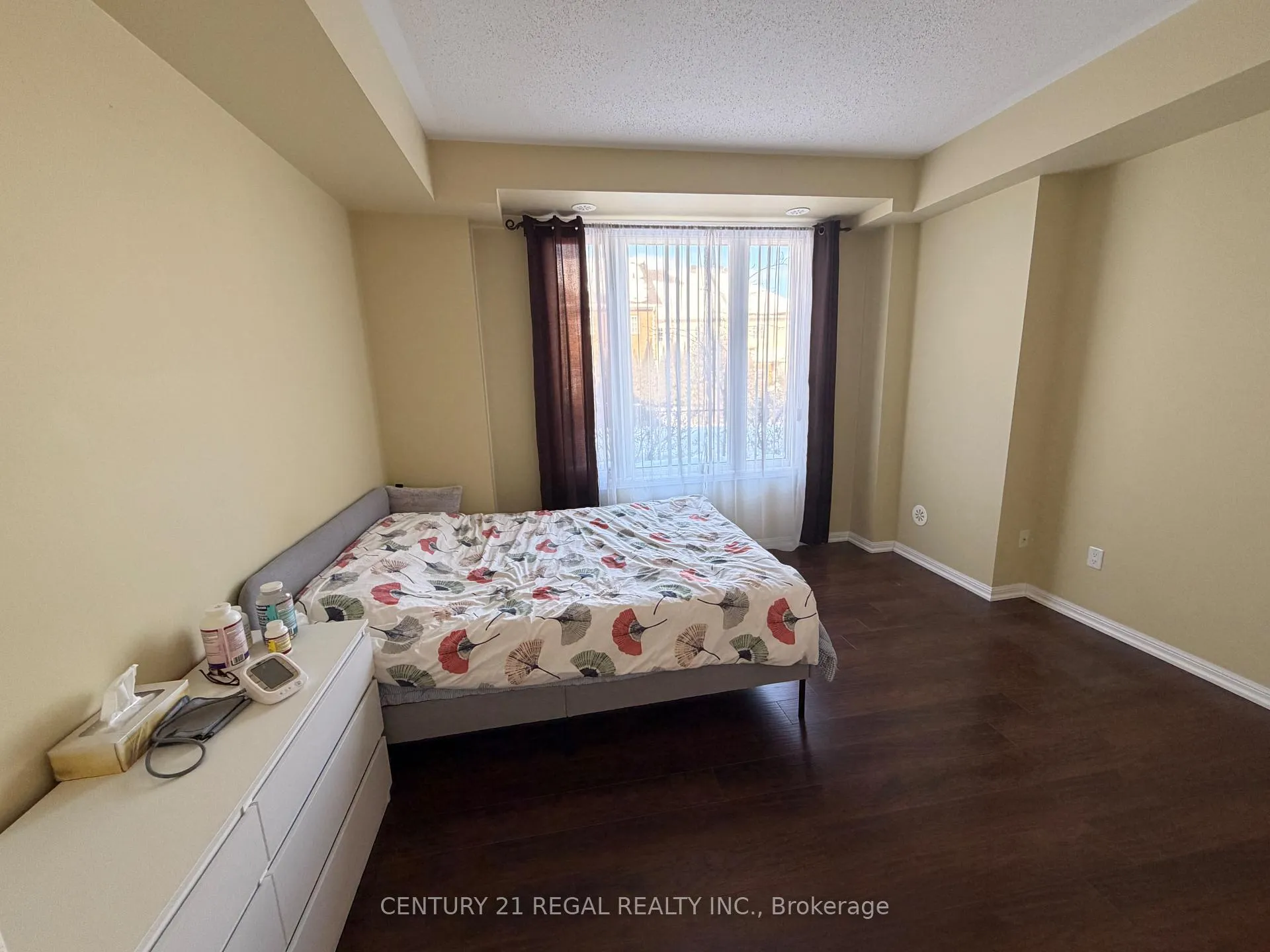 Photo 7 of Unit 8, 36 Walter Dove Court E, Aurora, Bayview Wellington — HOMEH