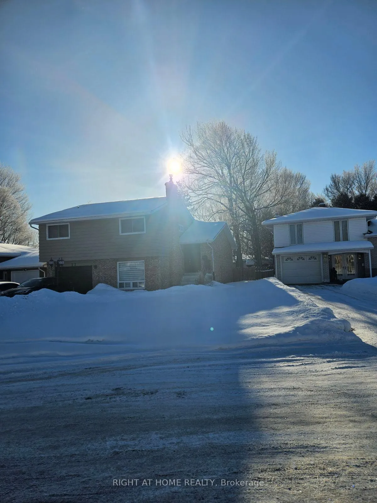 Photo 10 of 27 Shore Acres Boulevard, North Bay, Ferris — HOMEH