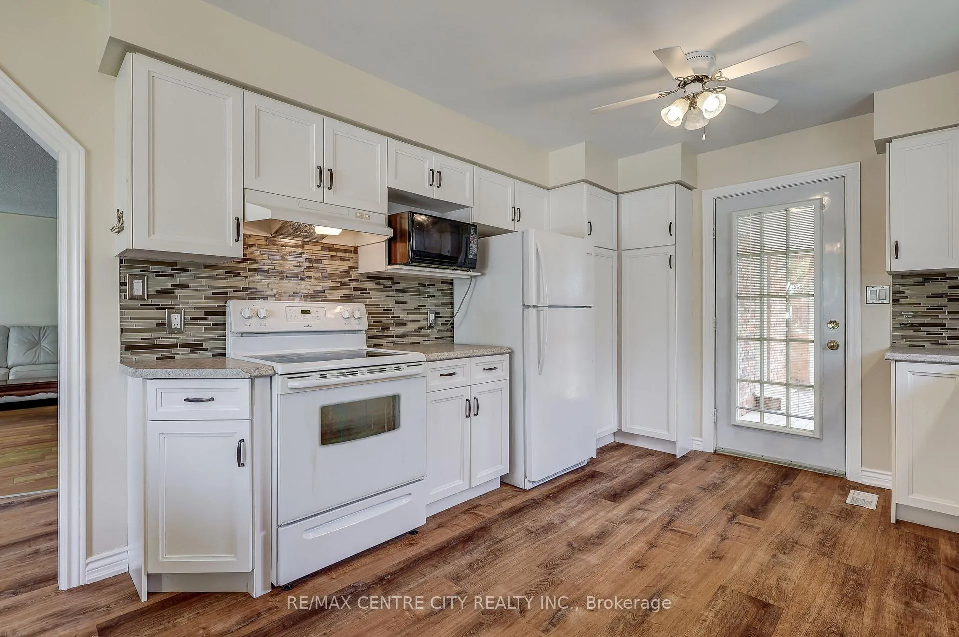 Photo 9 of 26 Sifton Drive, St. Thomas — HOMEH