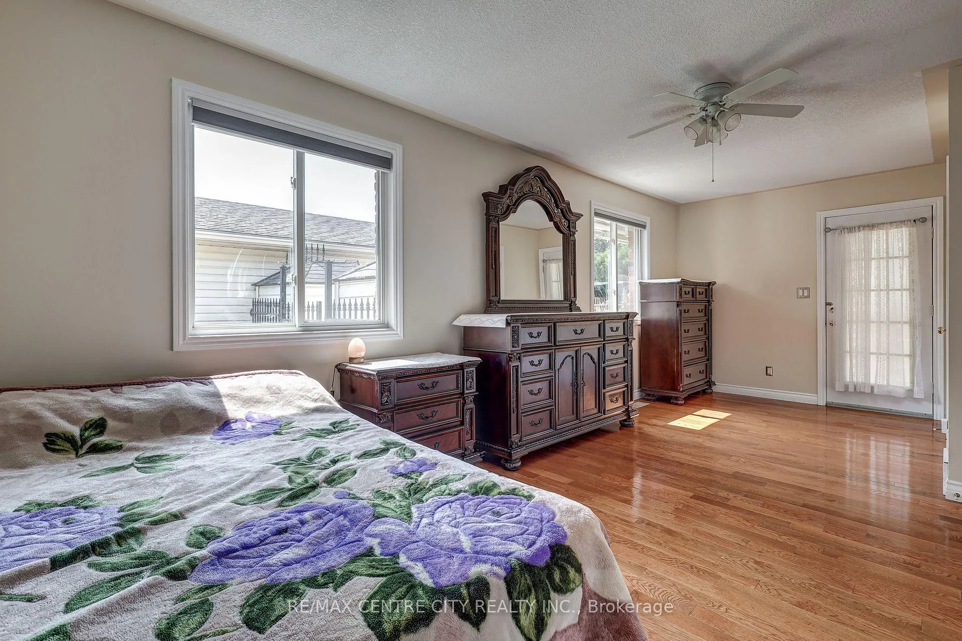 Photo 14 of 26 Sifton Drive, St. Thomas — HOMEH