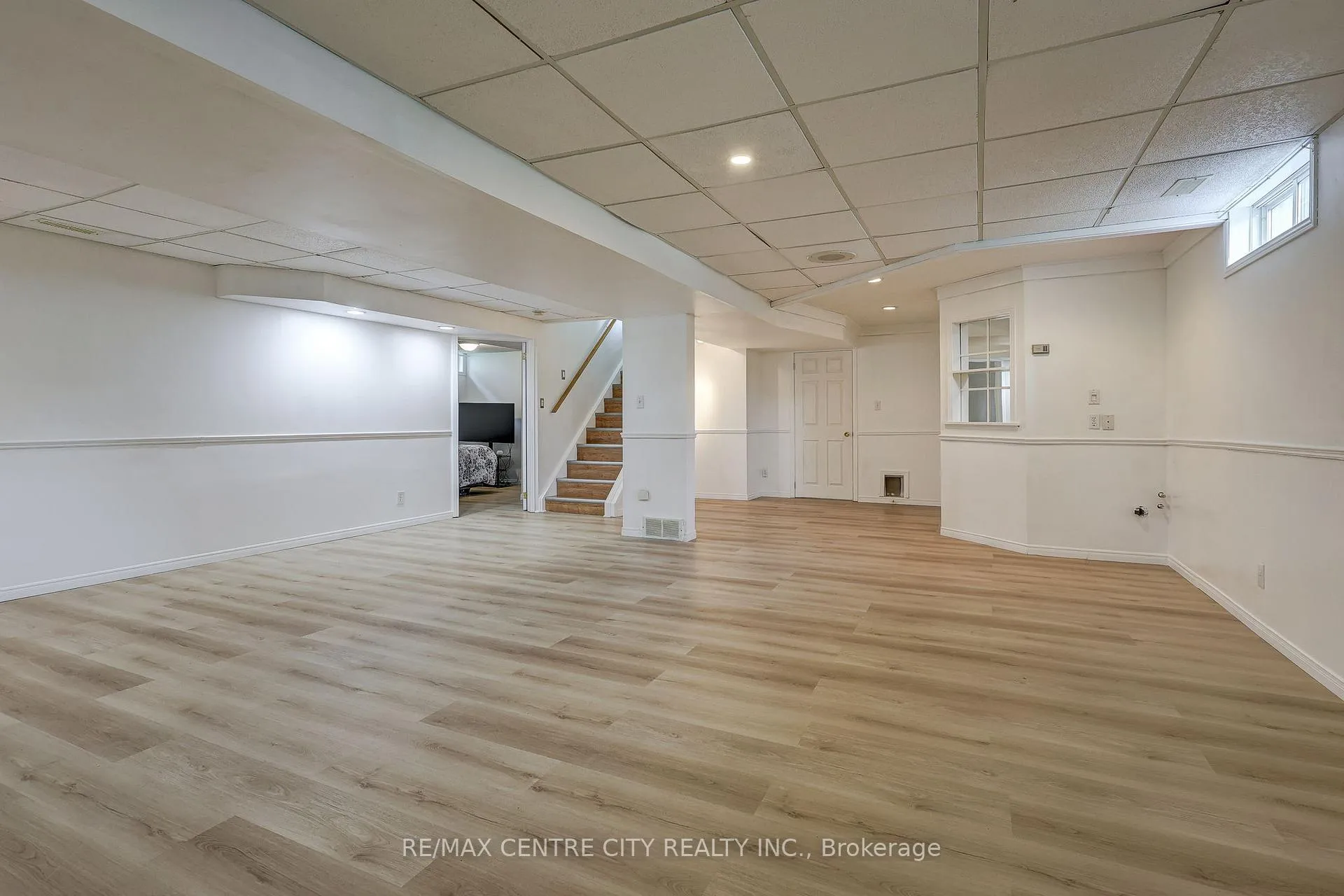Photo 23 of 26 Sifton Drive, St. Thomas — HOMEH