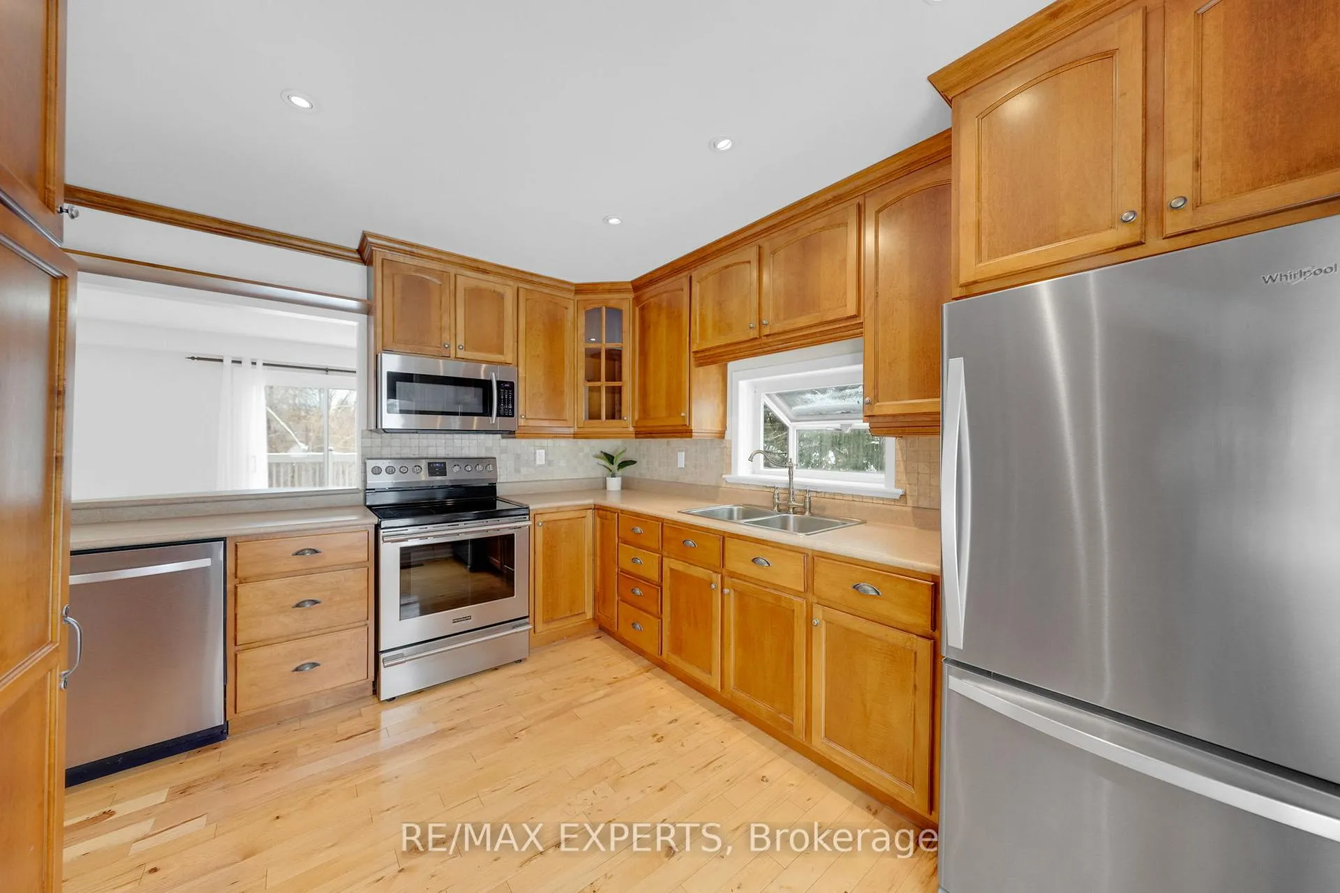 Photo 11 of 80 Downey Drive, Caledon, Bolton East — HOMEH