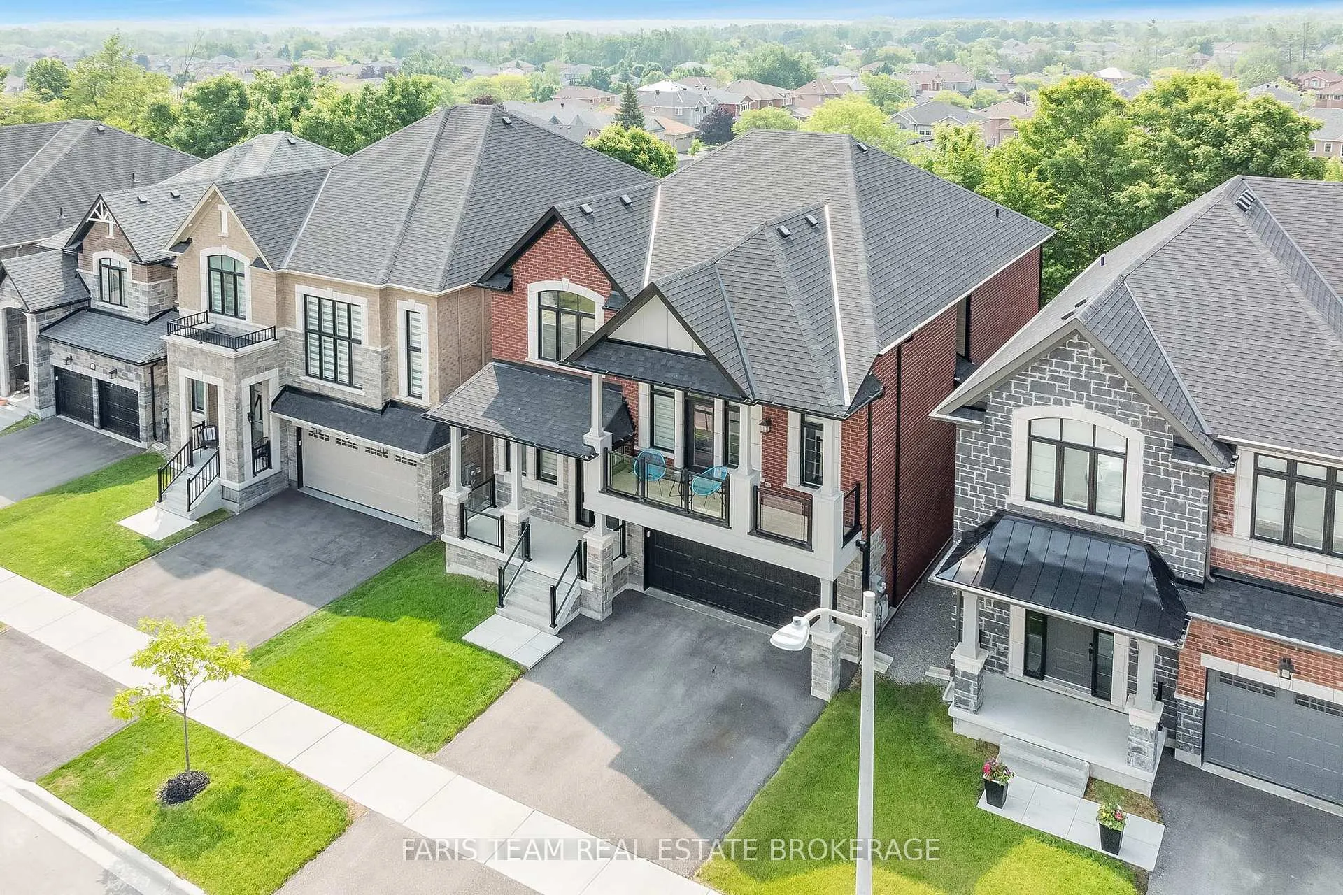 Photo 3 of 1425 Blackmore Street, Innisfil, Alcona — HOMEH