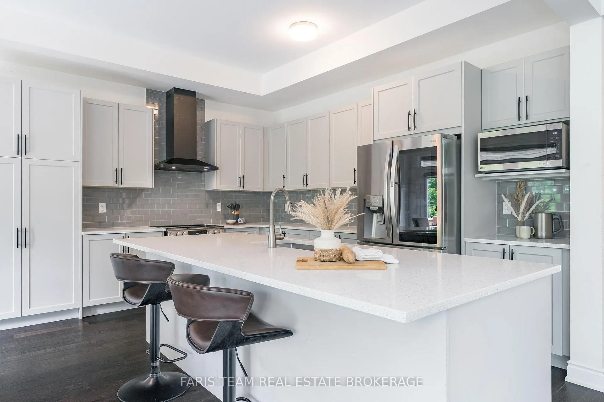 Photo 8 of 1425 Blackmore Street, Innisfil, Alcona — HOMEH