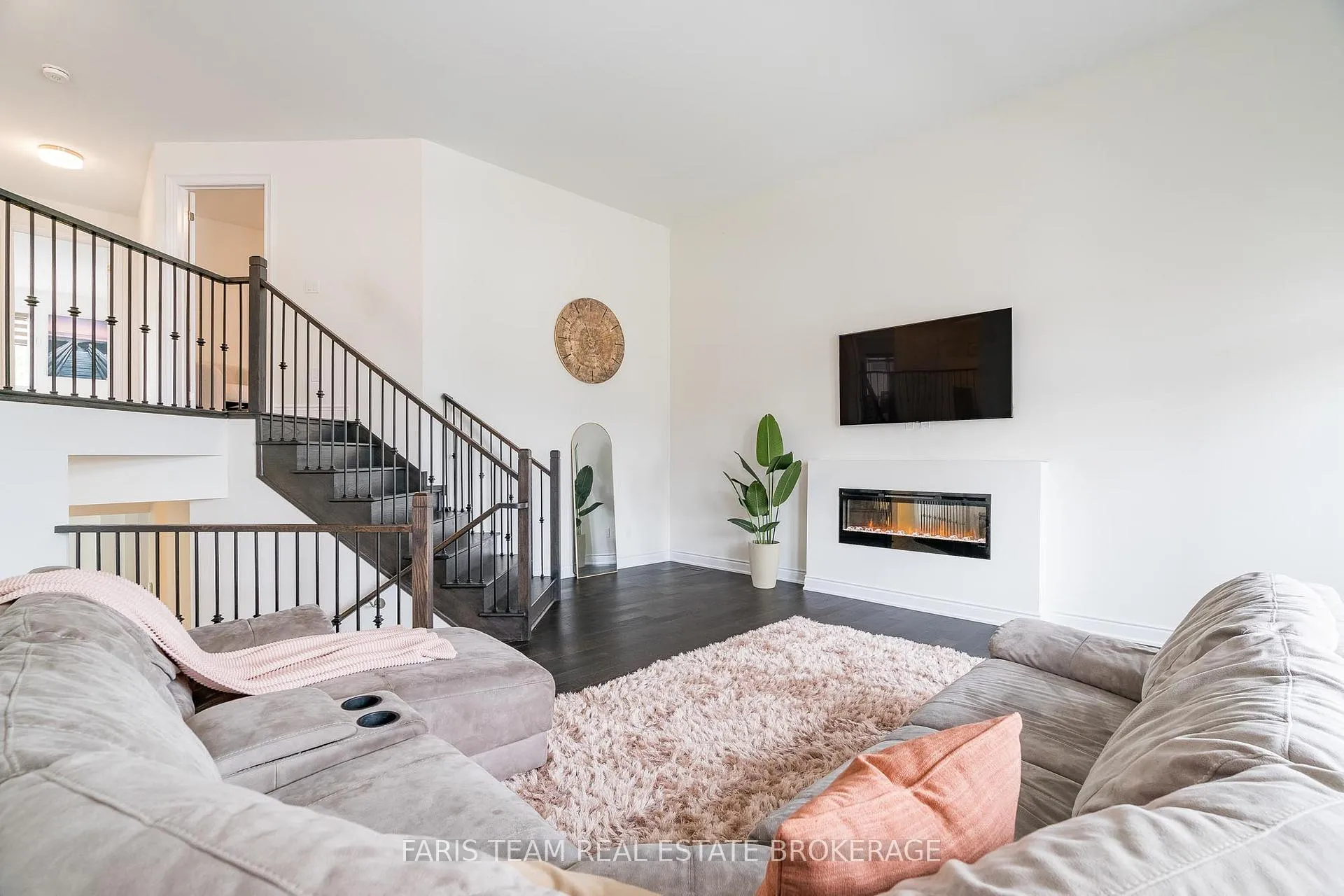Photo 24 of 1425 Blackmore Street, Innisfil, Alcona — HOMEH