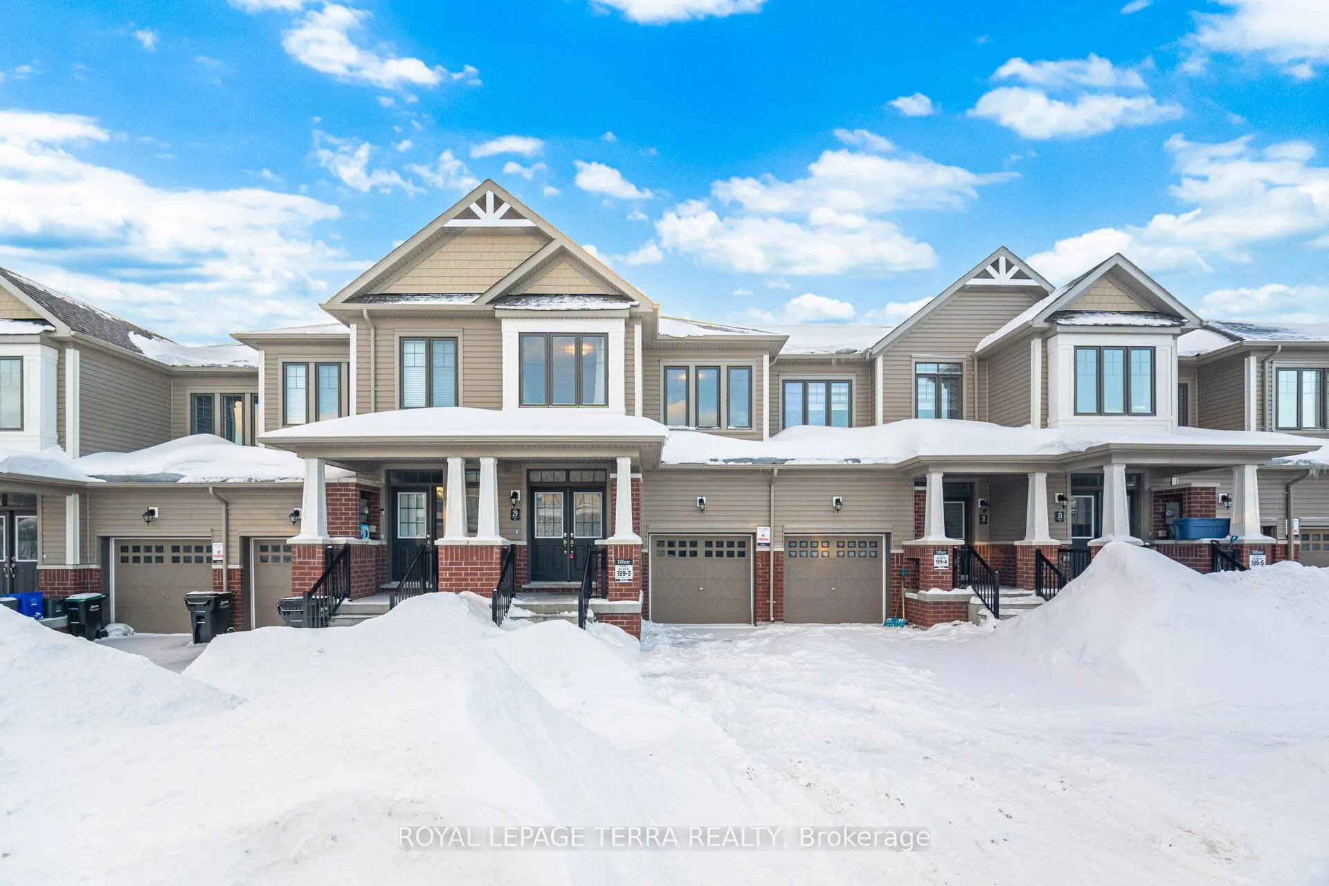 Photo 2 of 29 Tamworth Terrace, Barrie, Rural Barrie Southeast — HOMEH