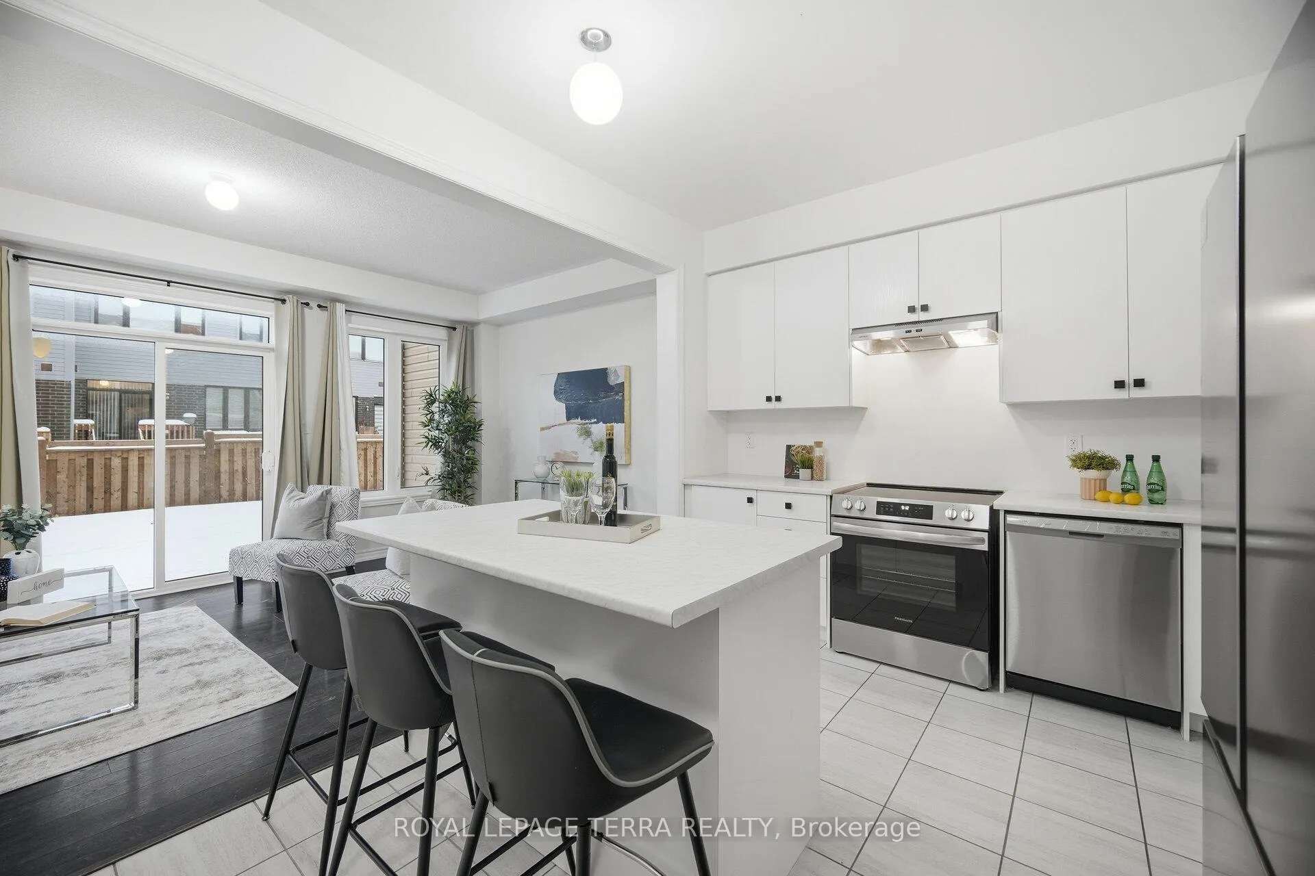Photo 6 of 29 Tamworth Terrace, Barrie, Rural Barrie Southeast — HOMEH