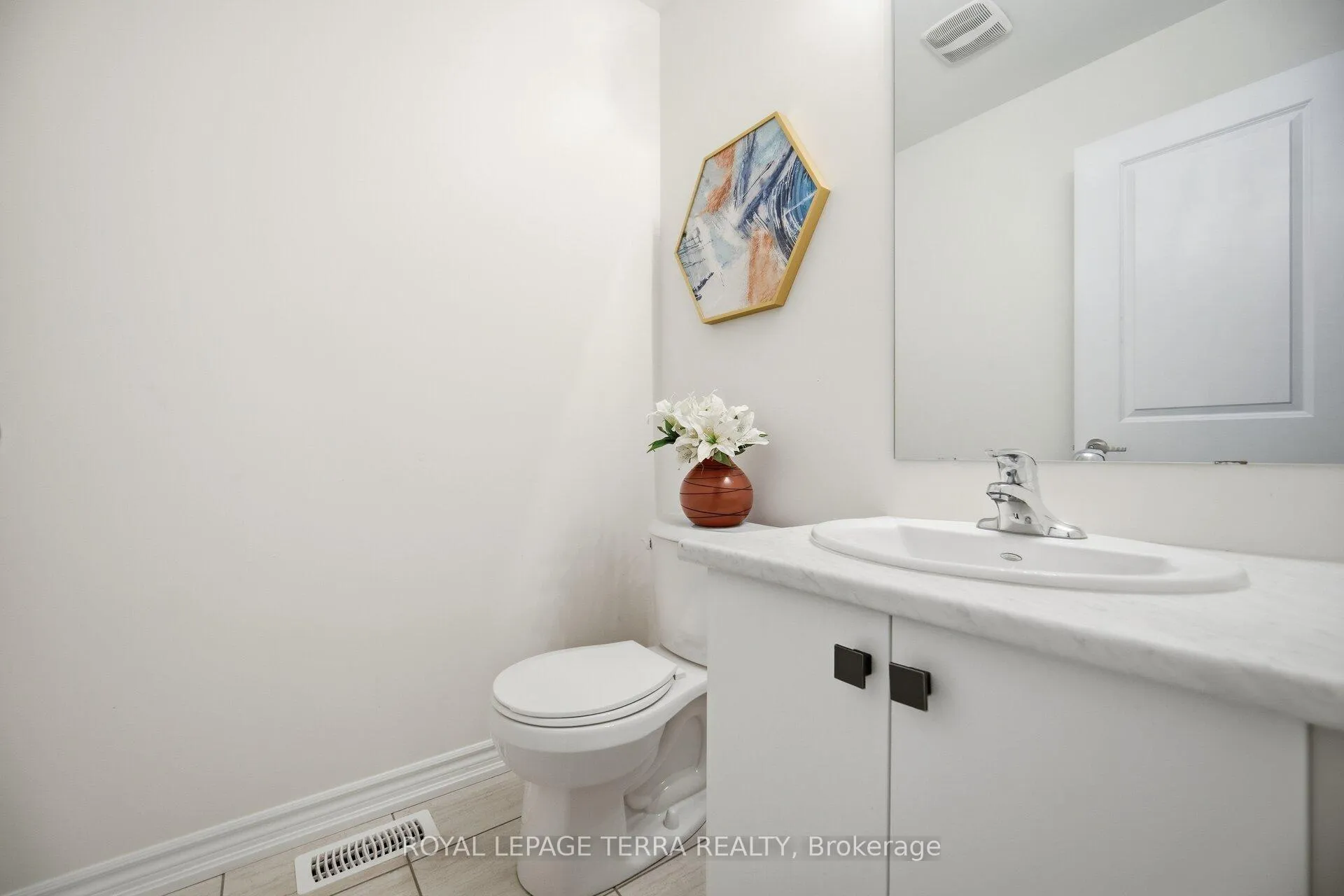 Photo 13 of 29 Tamworth Terrace, Barrie, Rural Barrie Southeast — HOMEH