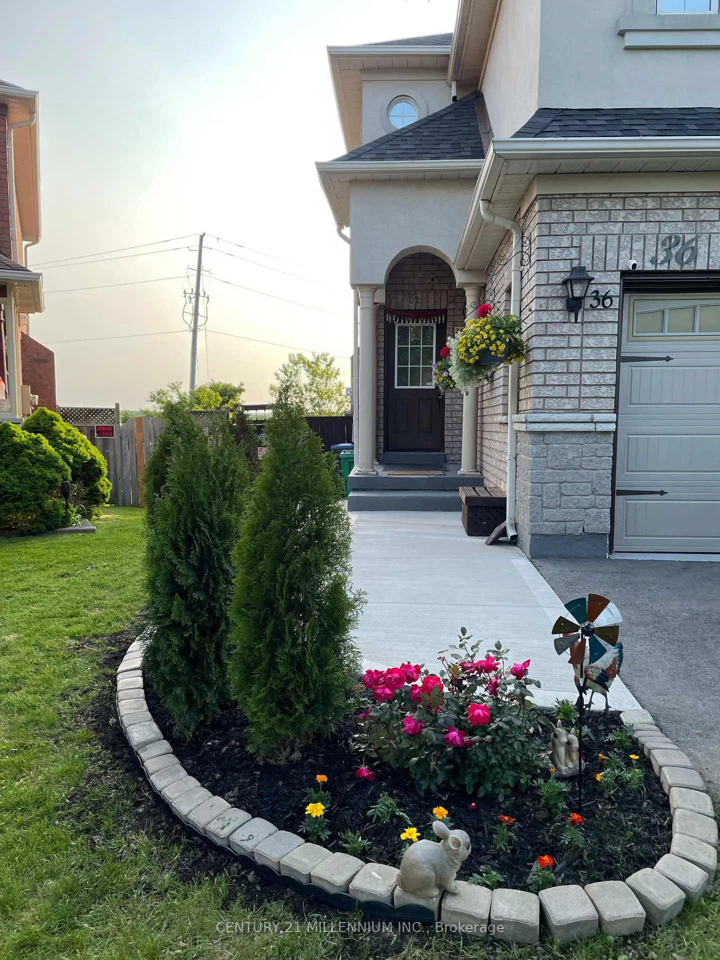 Photo 2 of 36 Hesketh Court W, Caledon, Rural Caledon — HOMEH
