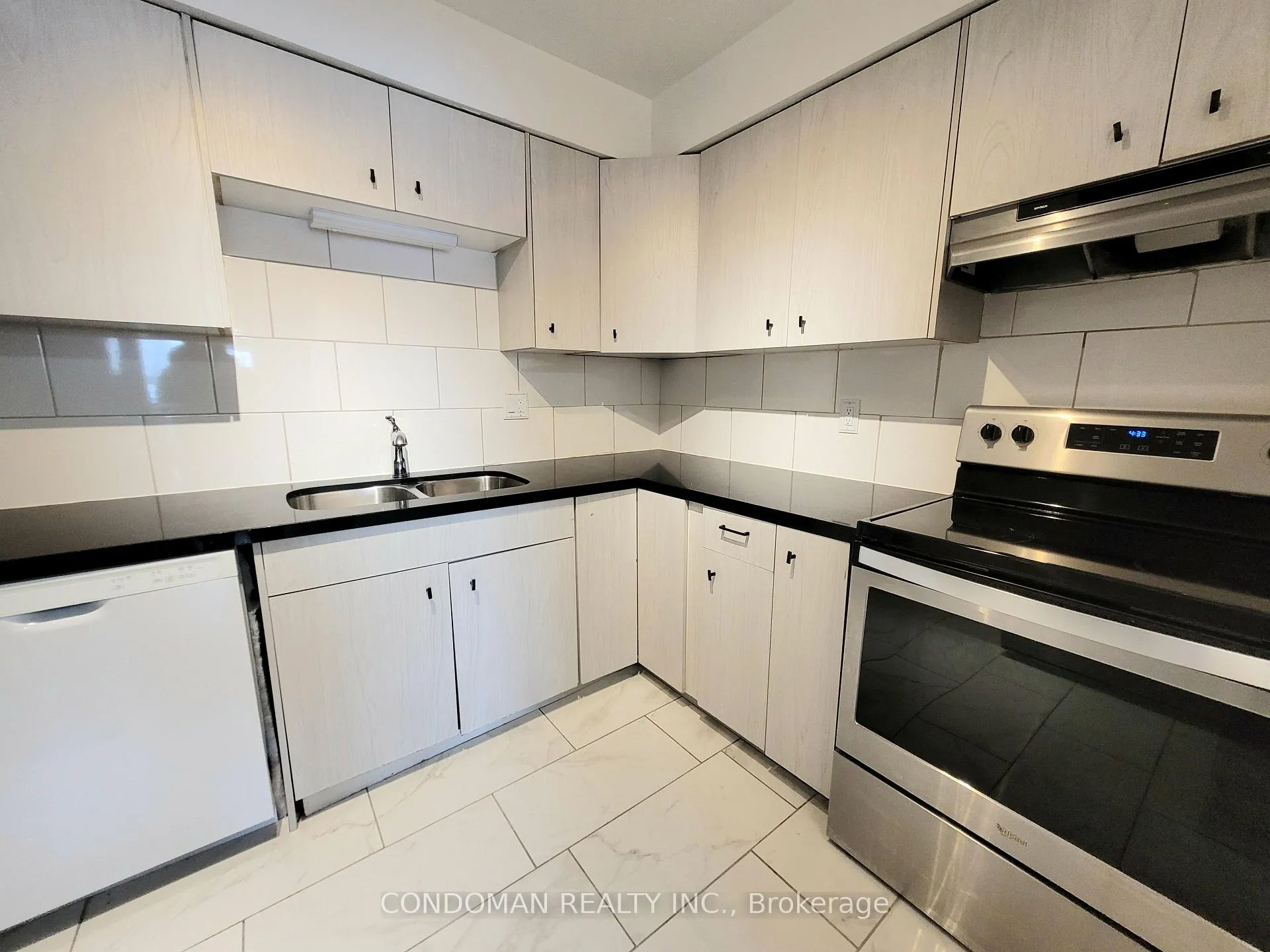 Photo 6 of Unit 15, 477 Dean Avenue, Oshawa, Central — HOMEH