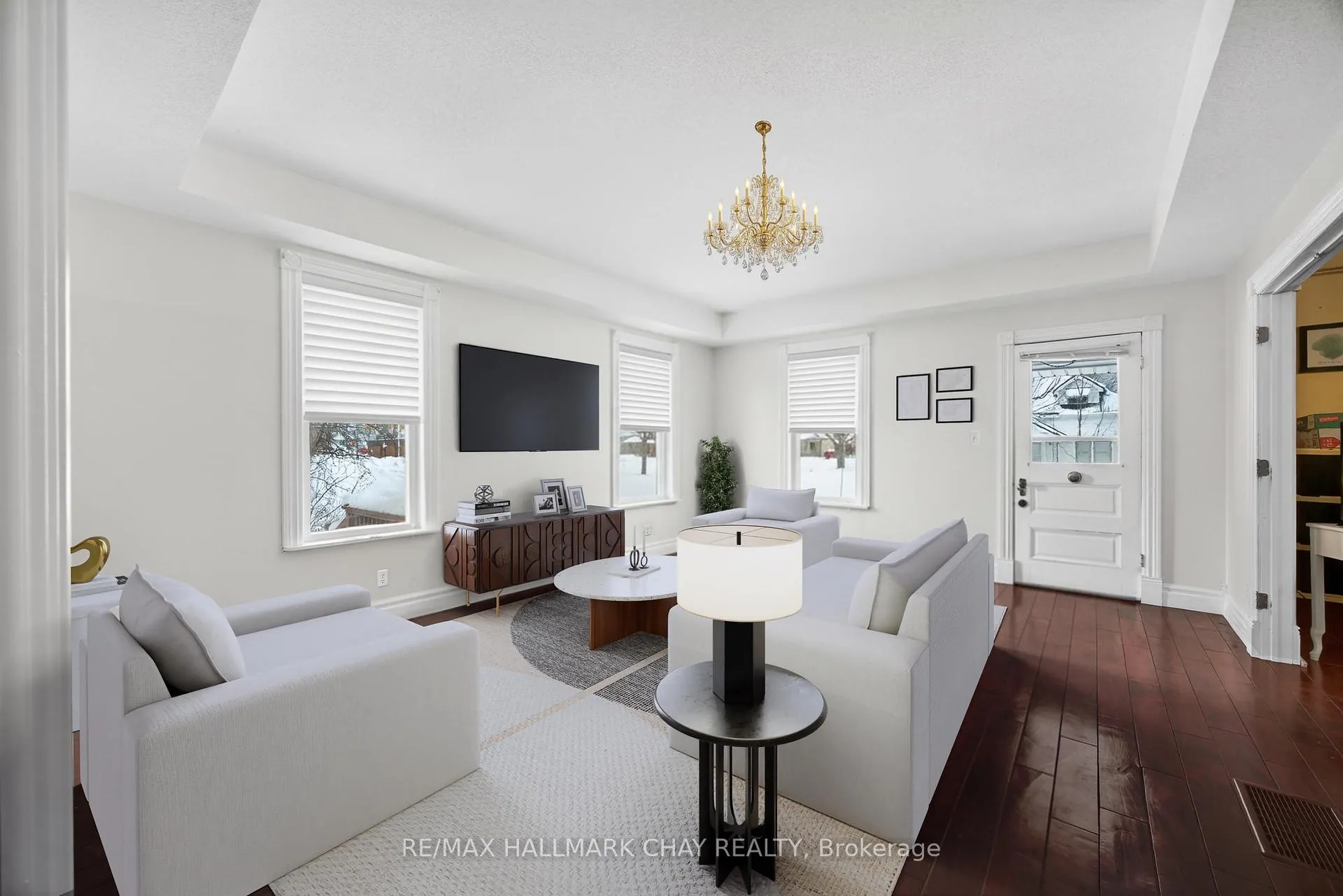 Photo 3 of 9 Maria Street, Springwater, Elmvale — HOMEH