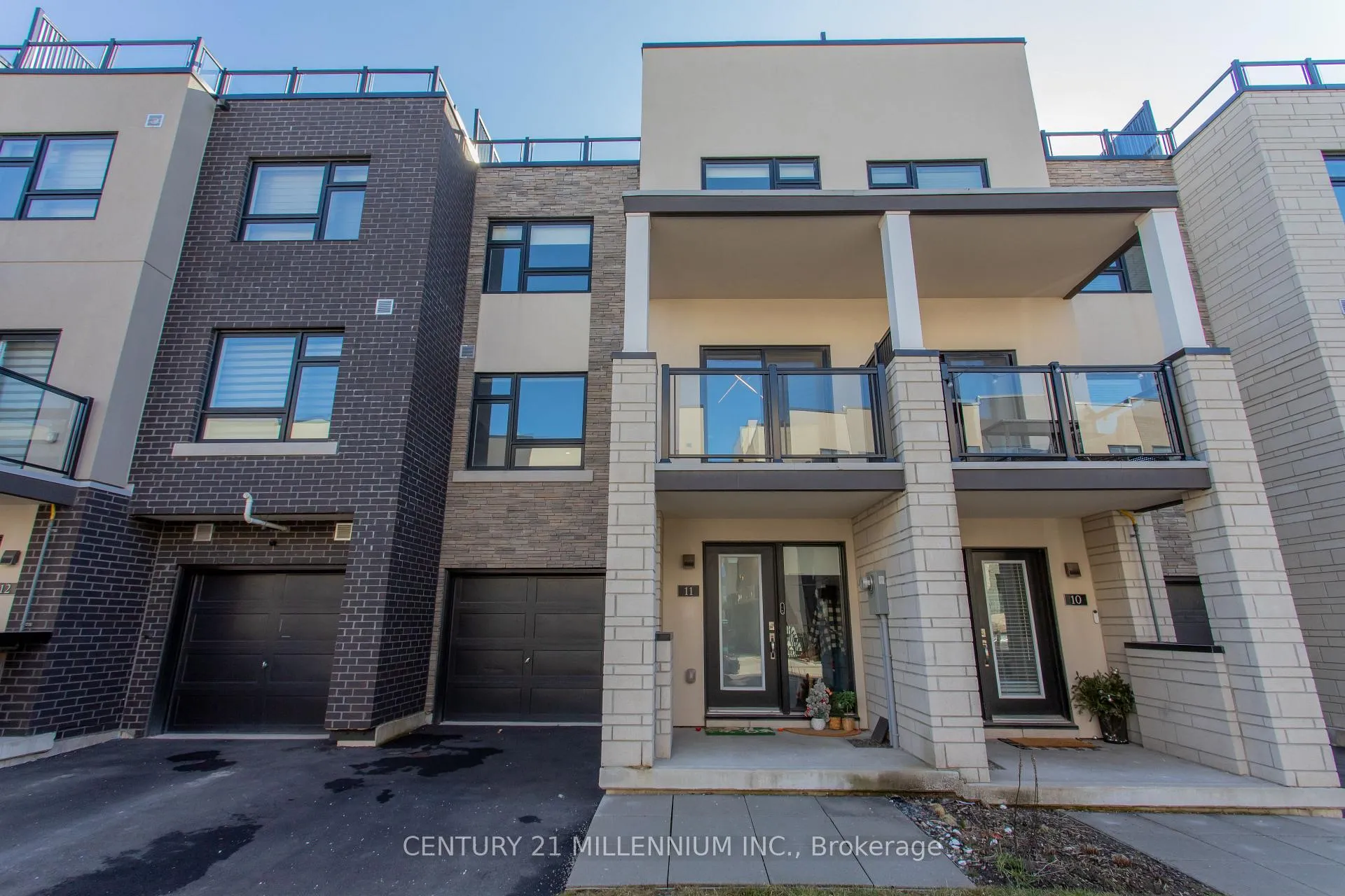 Front of Unit 11, 1121 Cooke Boulevard NE