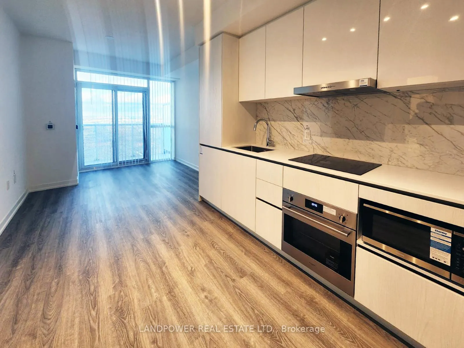 Photo 1 of Unit 2603, 8 Interchange Way, Vaughan, Vaughan Corporate Centre — HOMEH