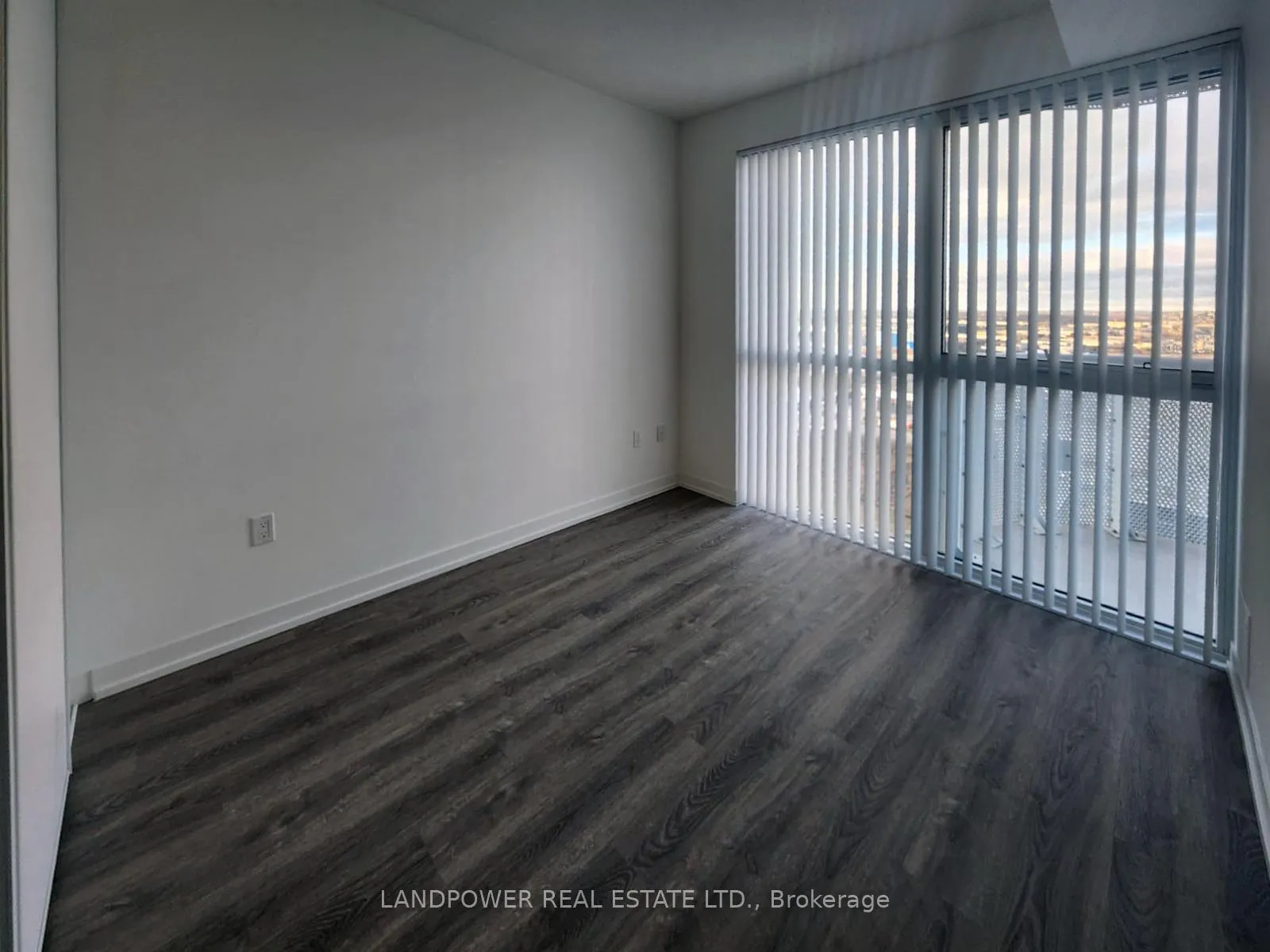 Photo 2 of Unit 2603, 8 Interchange Way, Vaughan, Vaughan Corporate Centre — HOMEH