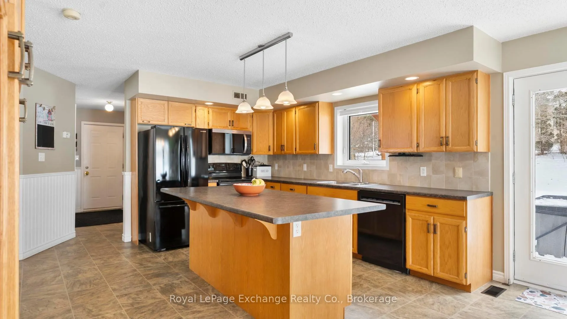 Photo 8 of 937 Kris Street, Huron-Kinloss — HOMEH