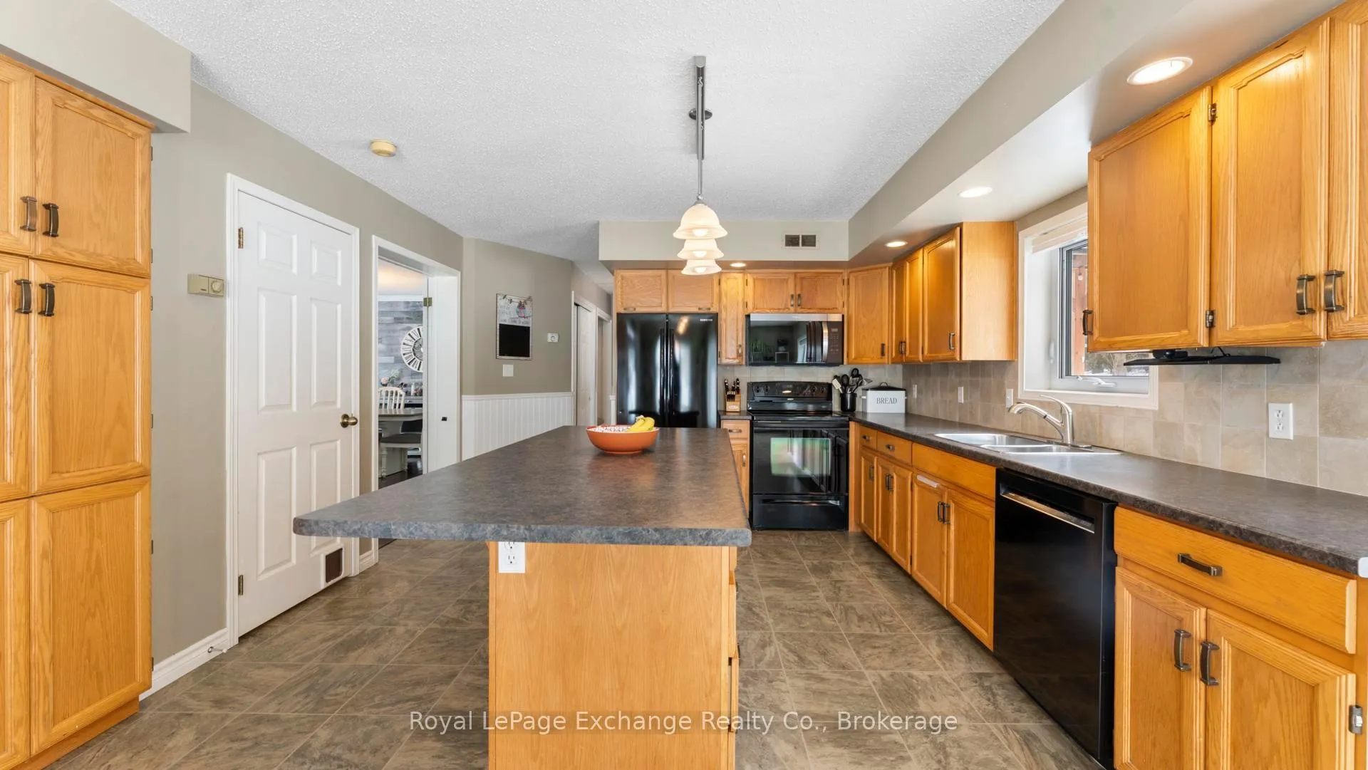 Photo 9 of 937 Kris Street, Huron-Kinloss — HOMEH
