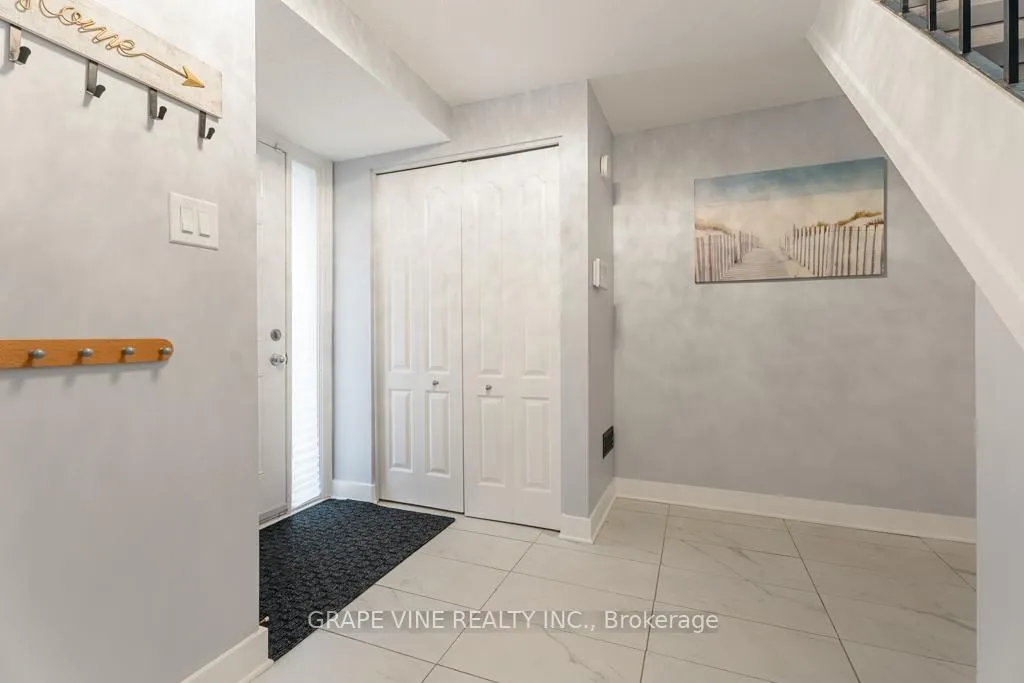 Photo 4 of Unit 58, 280 Mcclellan Road, Ottawa, Arlington Woods — HOMEH