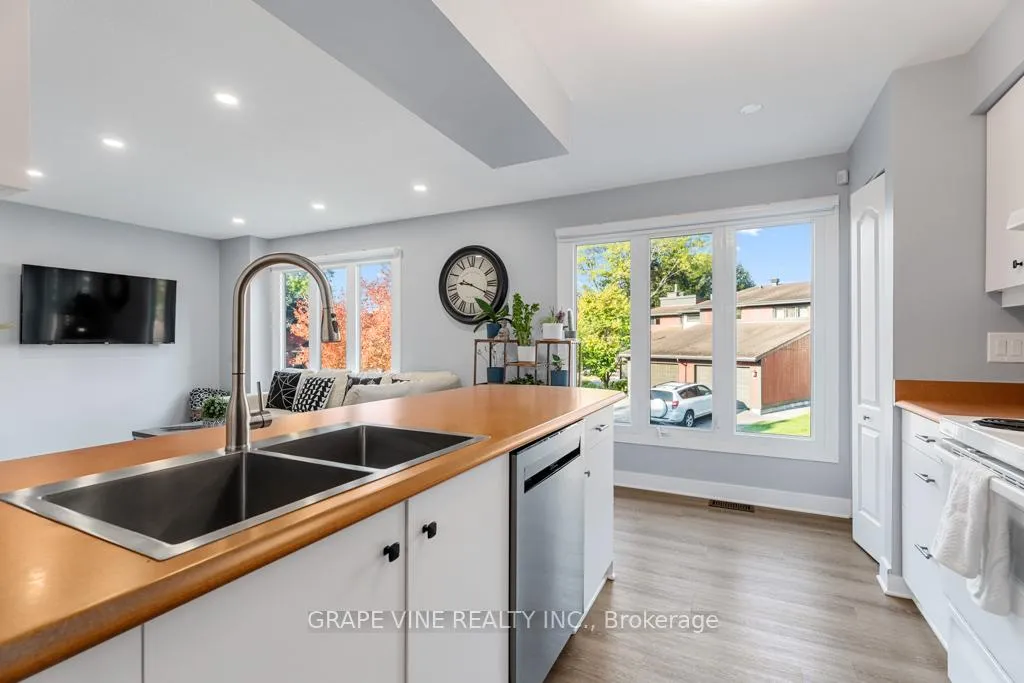 Photo 12 of Unit 58, 280 Mcclellan Road, Ottawa, Arlington Woods — HOMEH