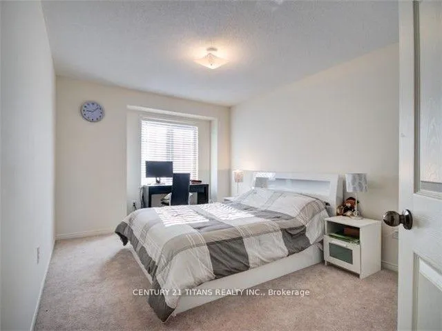 Photo 15 of 17 Headon Avenue, Ajax, Central East — HOMEH