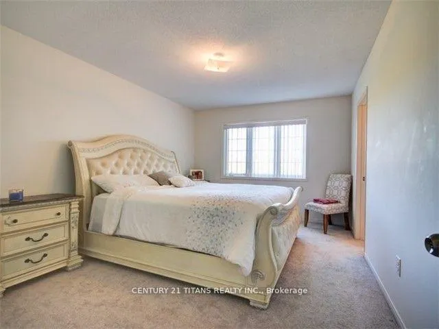 Photo 16 of 17 Headon Avenue, Ajax, Central East — HOMEH