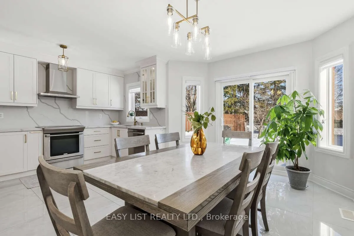 Photo 13 of 15 Coolspring Crescent, Caledon, Bolton East — HOMEH
