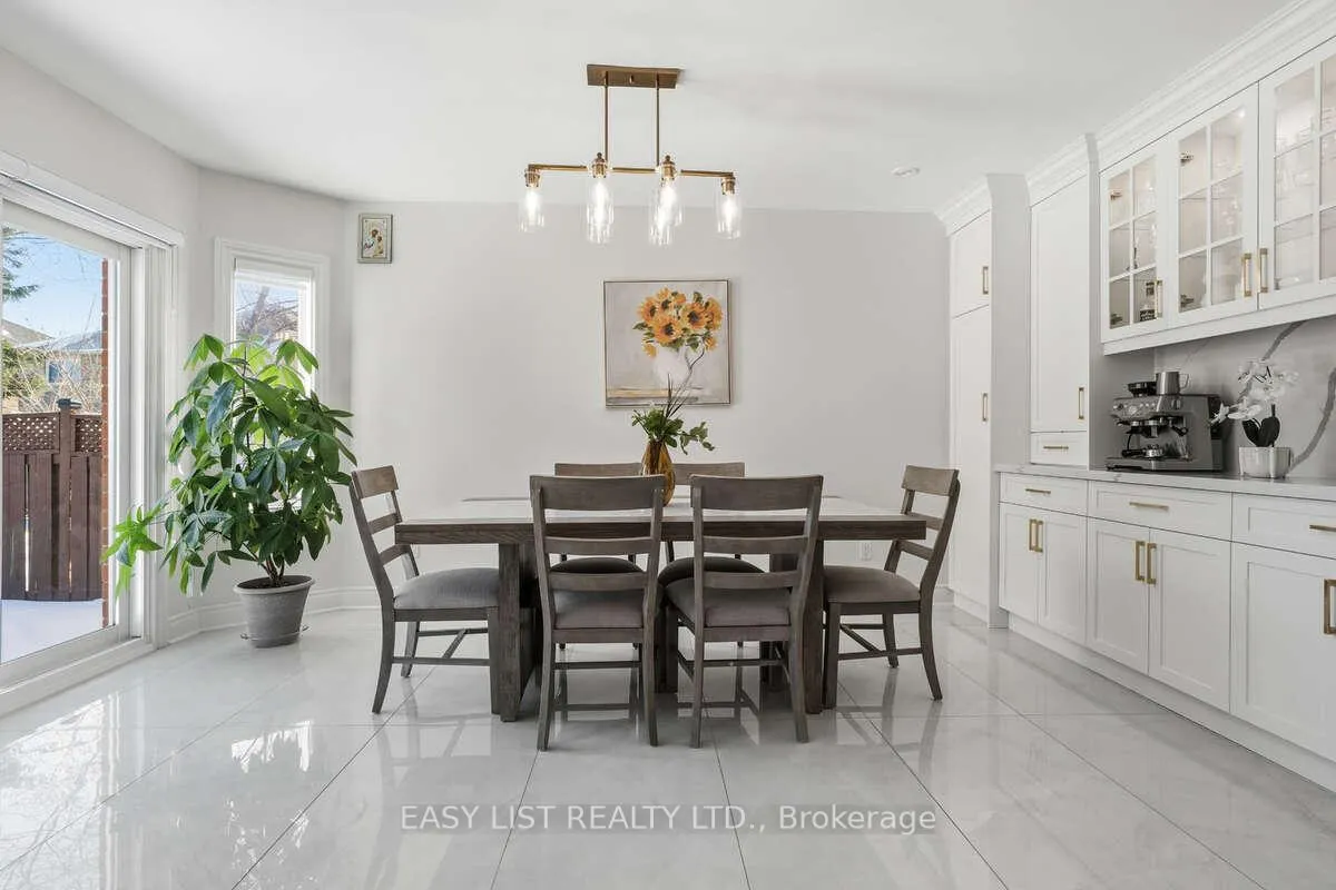 Photo 16 of 15 Coolspring Crescent, Caledon, Bolton East — HOMEH