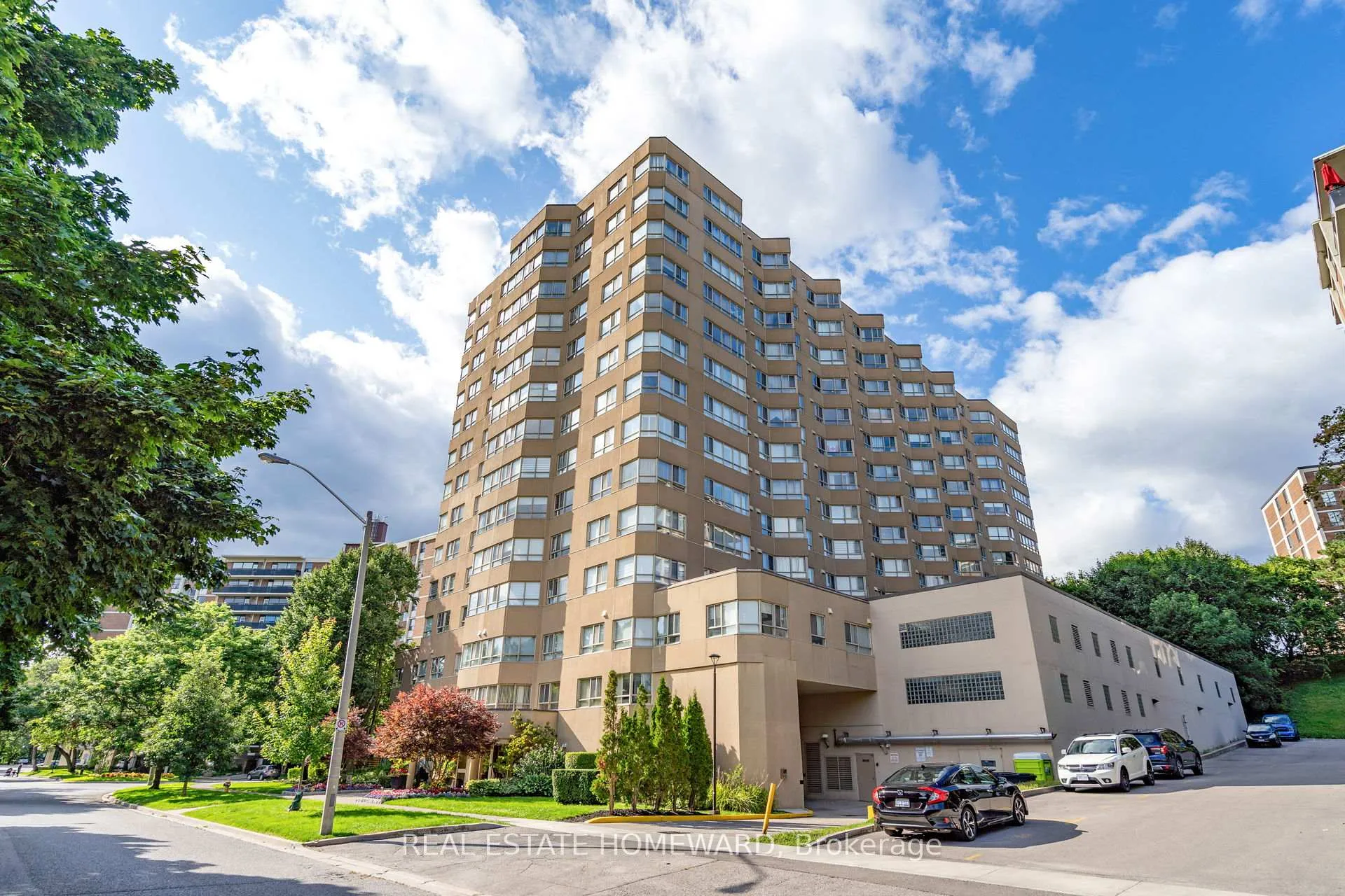 Photo 2 of Unit 1002, 4 Park Vista, Toronto, O'Connor-Parkview — HOMEH