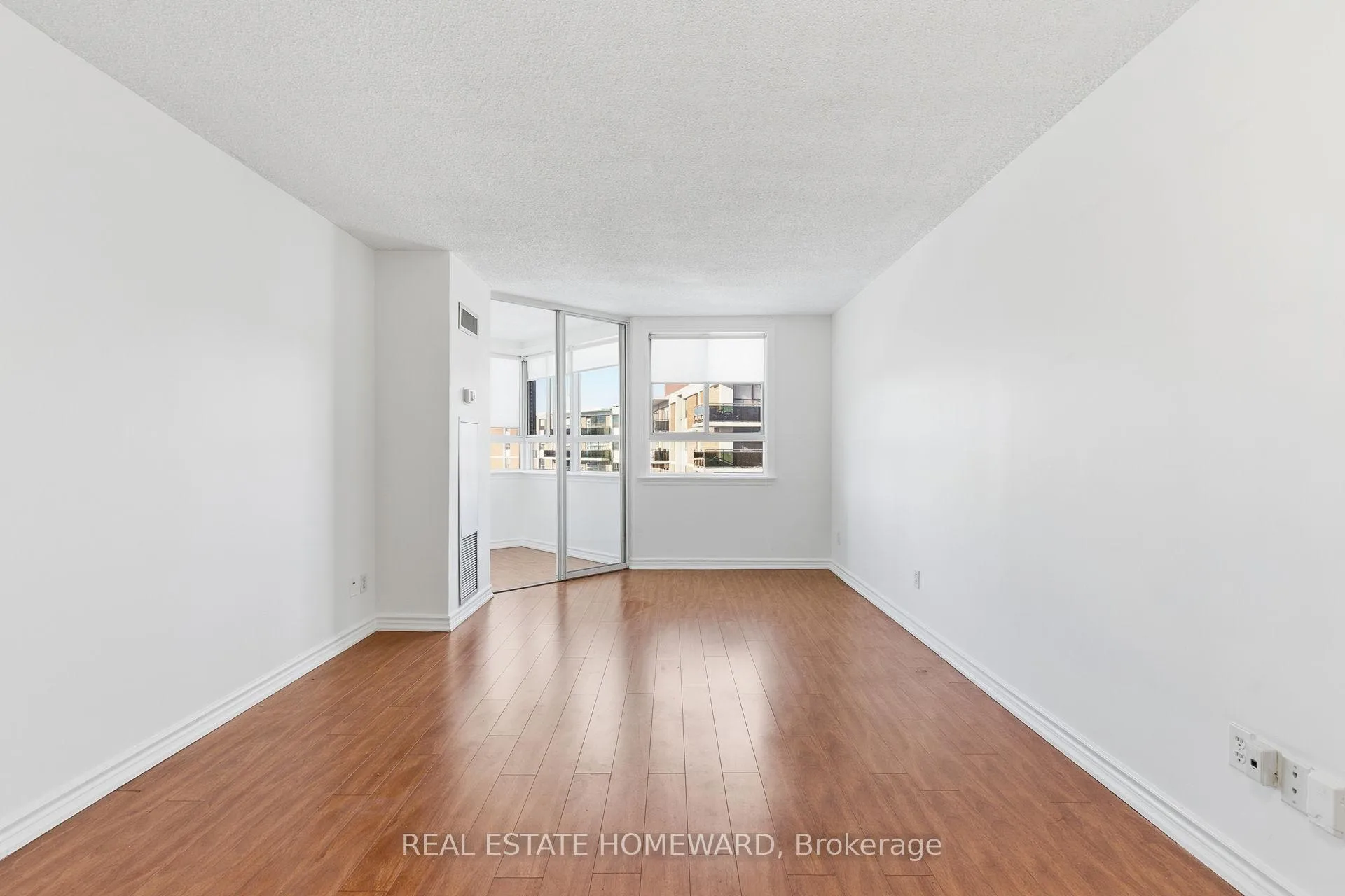 Photo 13 of Unit 1002, 4 Park Vista, Toronto, O'Connor-Parkview — HOMEH