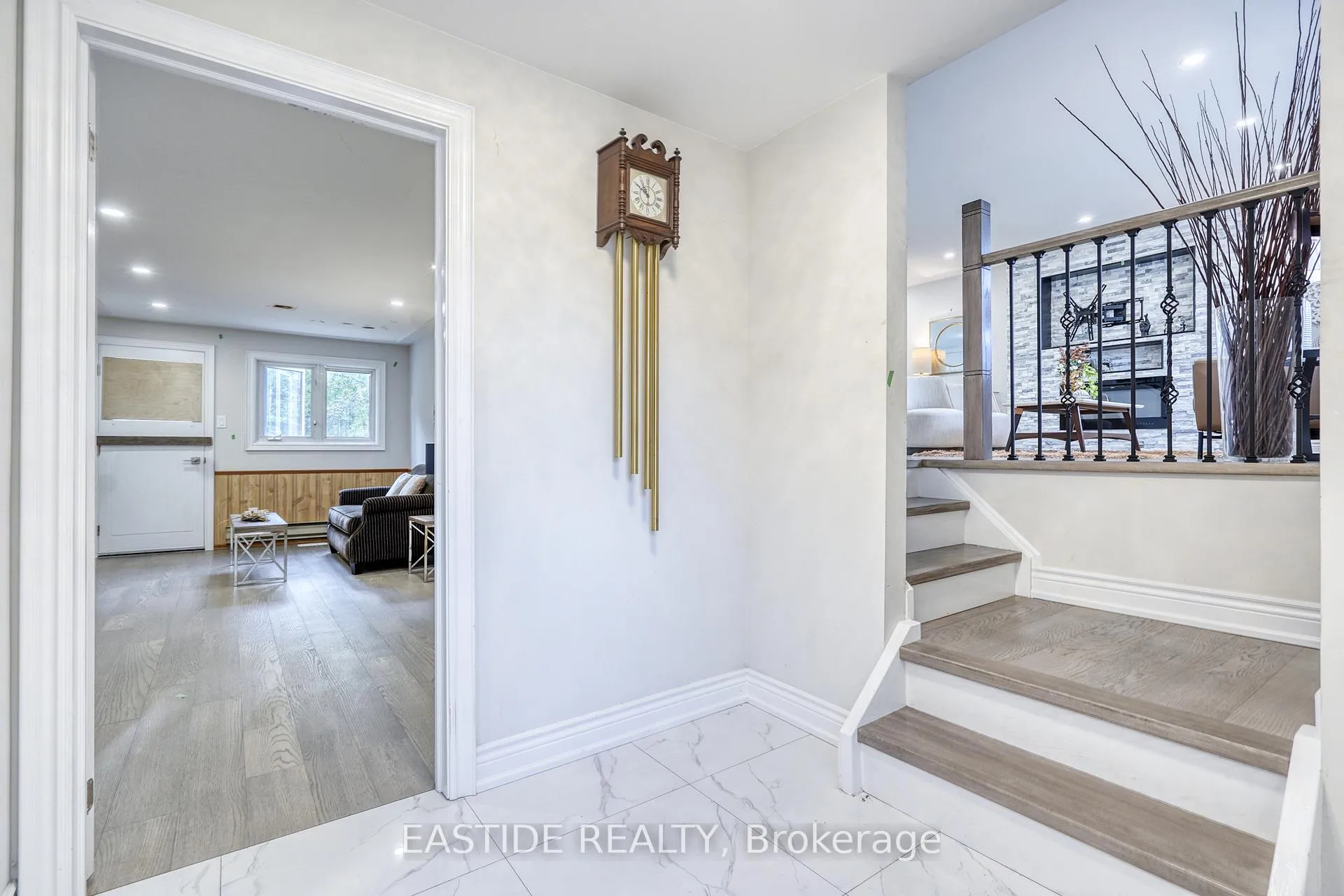 Photo 2 of 82 Miller Drive, Barrie, Edgehill Drive — HOMEH