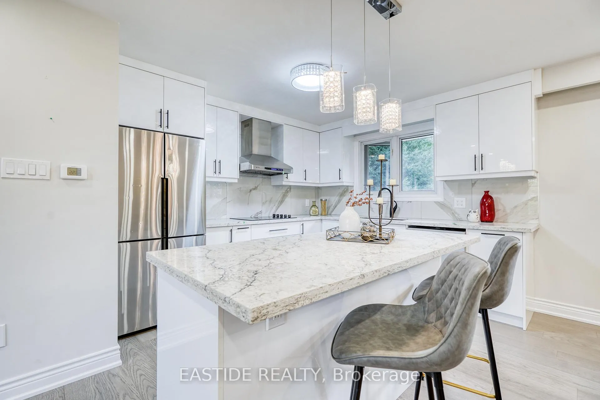 Photo 13 of 82 Miller Drive, Barrie, Edgehill Drive — HOMEH
