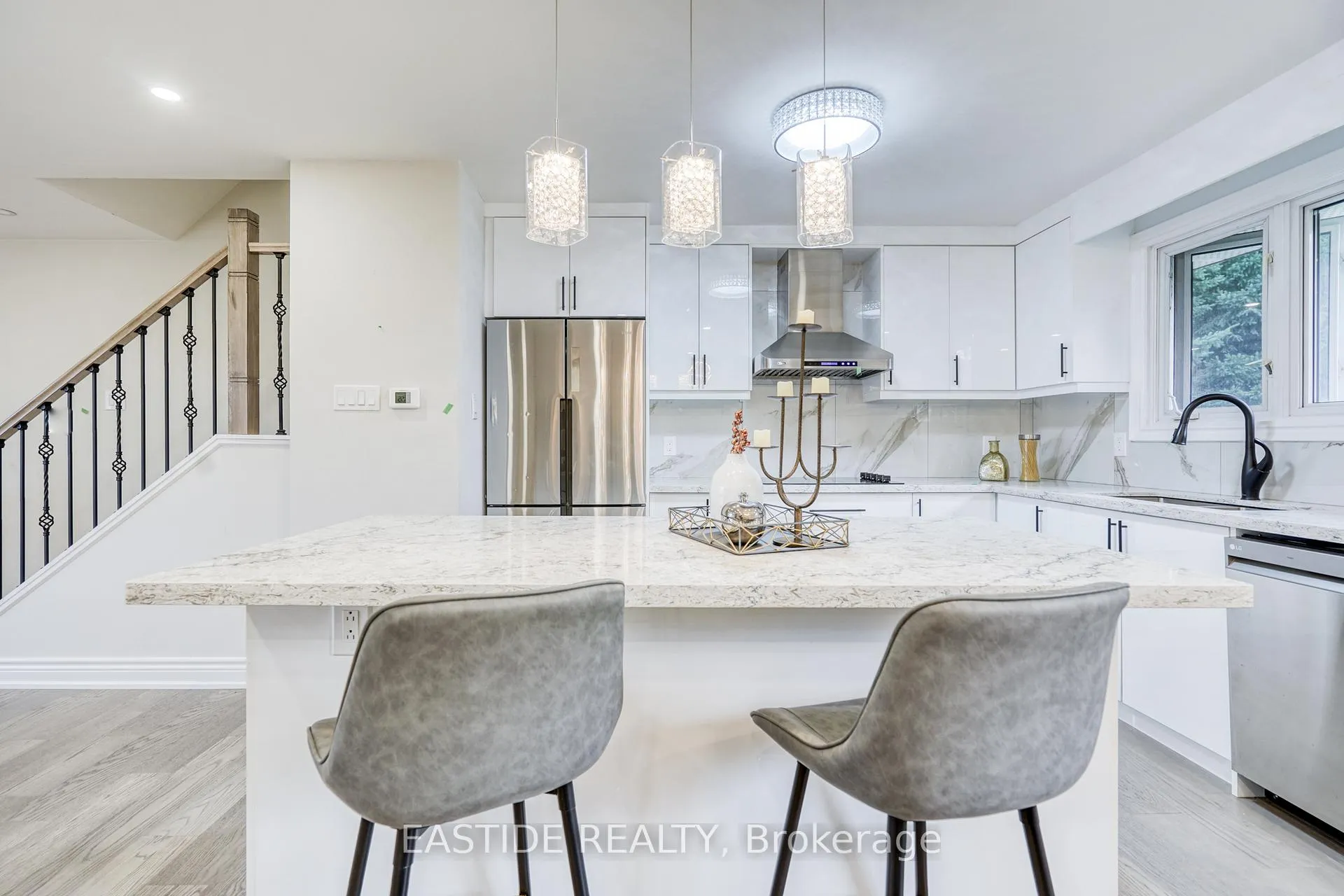 Photo 14 of 82 Miller Drive, Barrie, Edgehill Drive — HOMEH